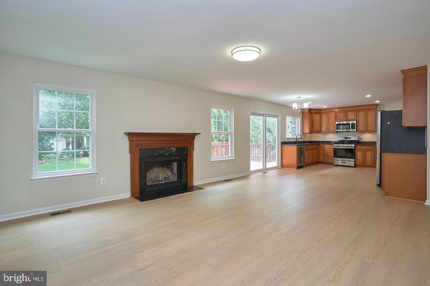 BLOOMS CROSSING - Residential