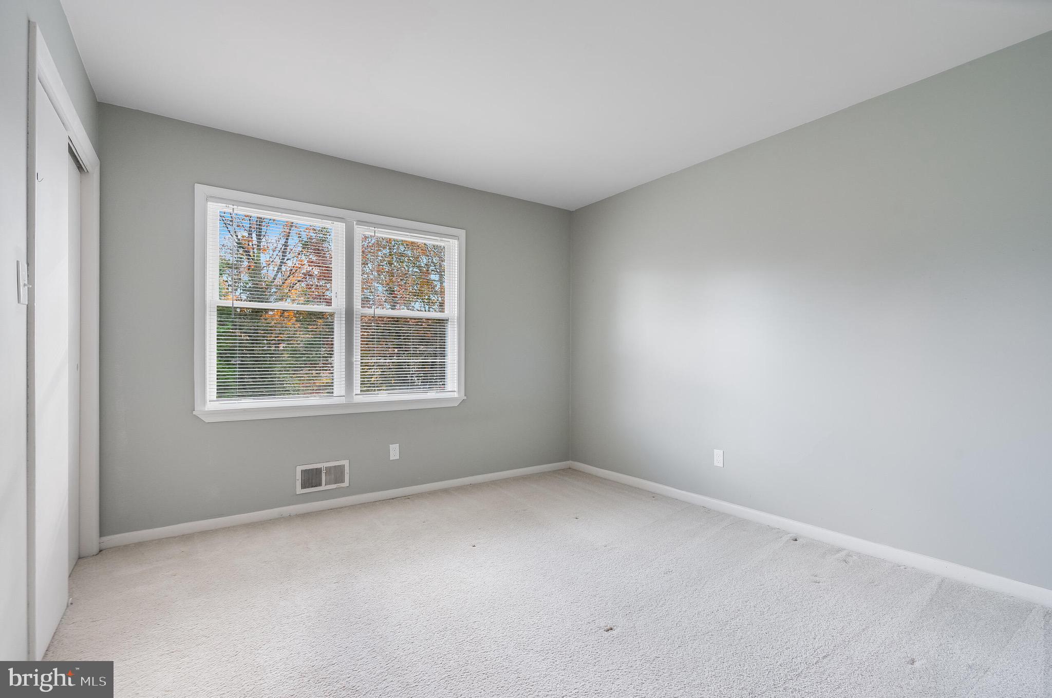 POWHATAN HILLS - Residential Lease