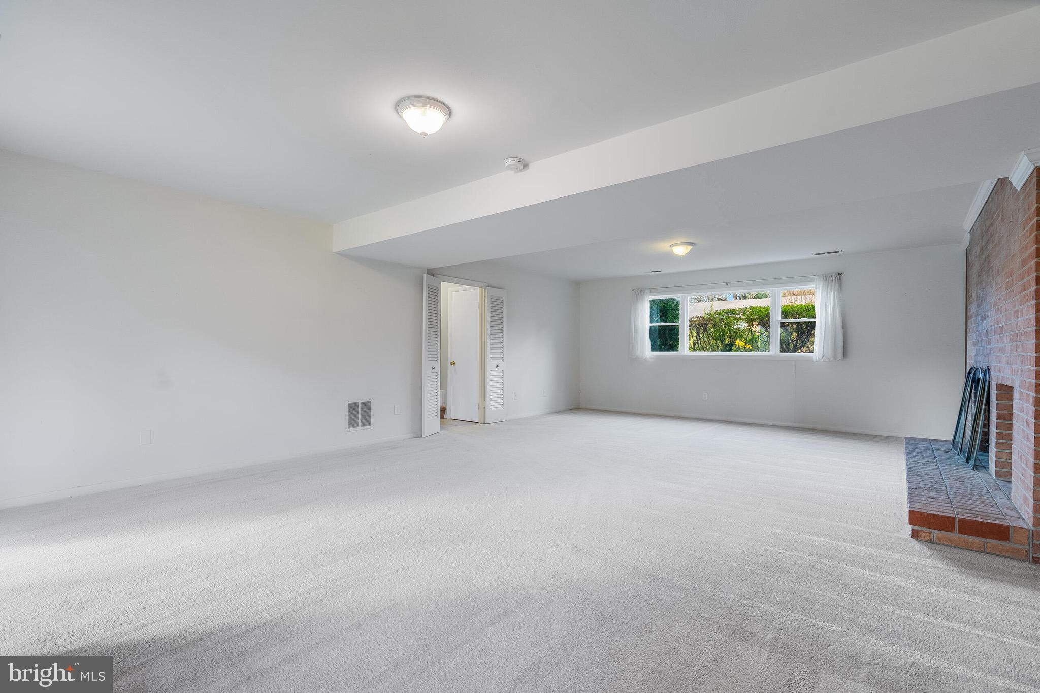 POWHATAN HILLS - Residential Lease