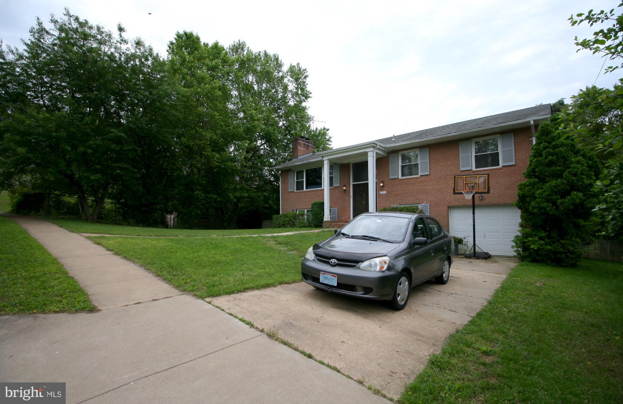 POWHATAN HILLS - Residential Lease