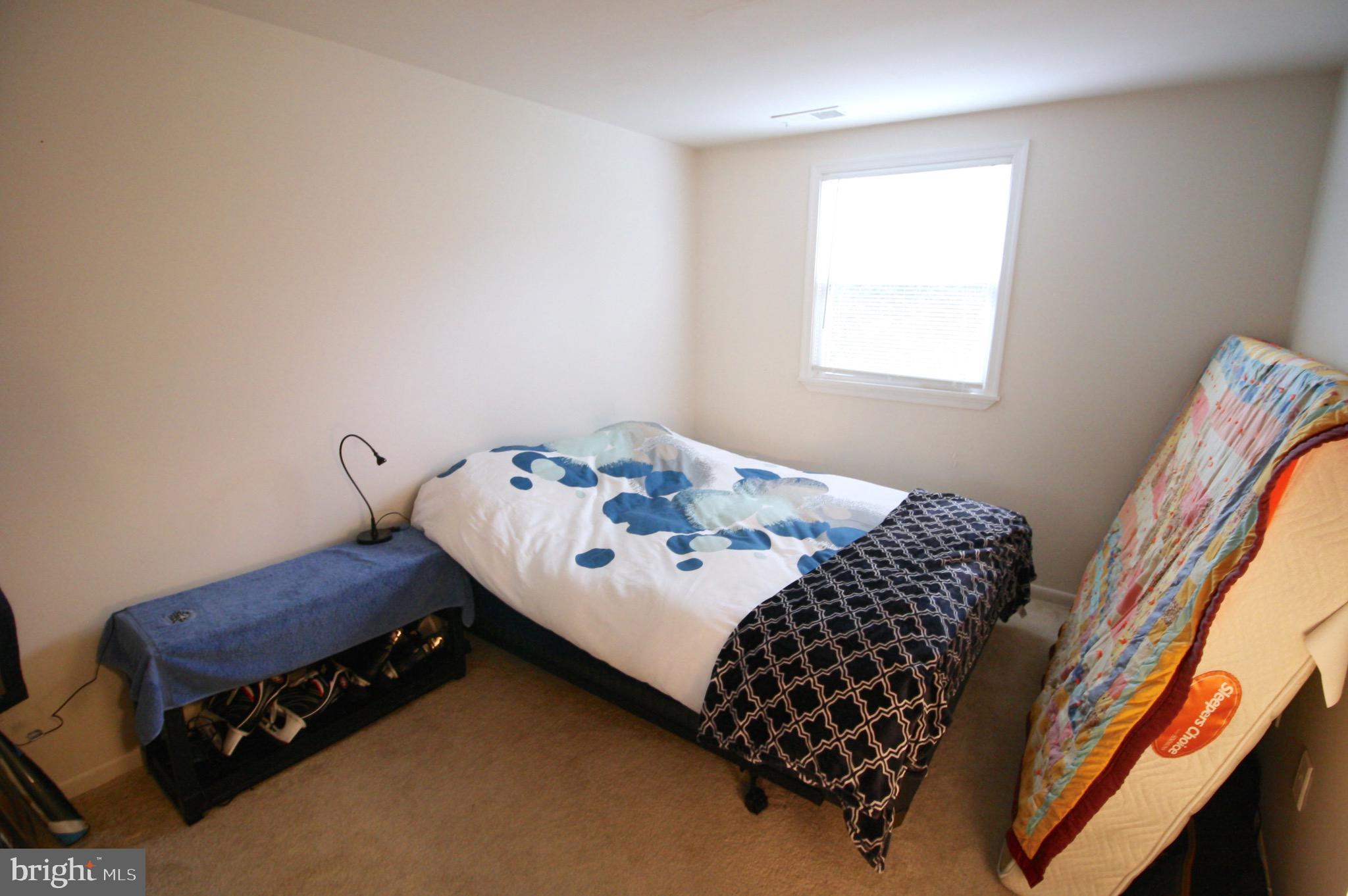 POWHATAN HILLS - Residential Lease