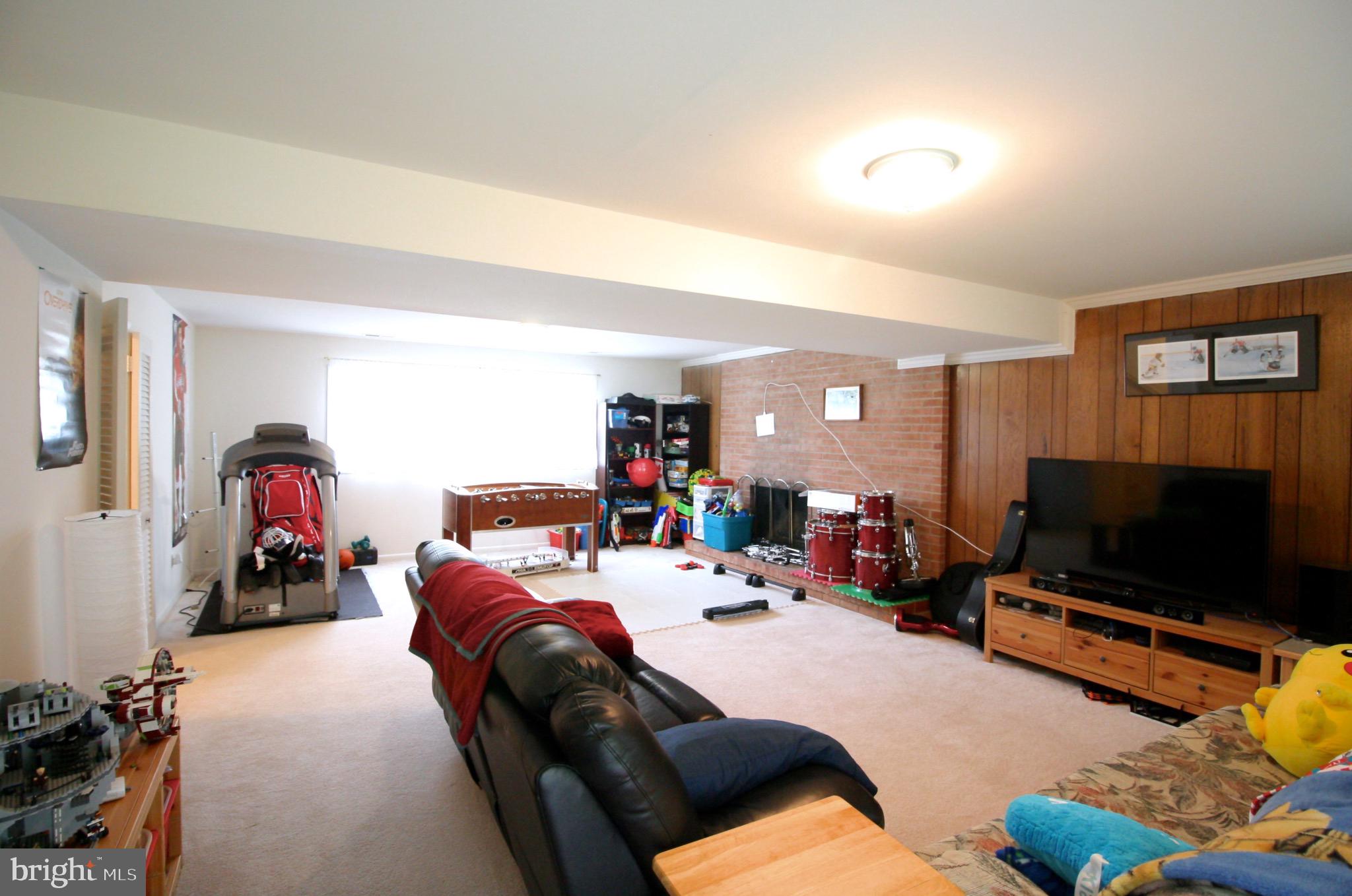 POWHATAN HILLS - Residential Lease