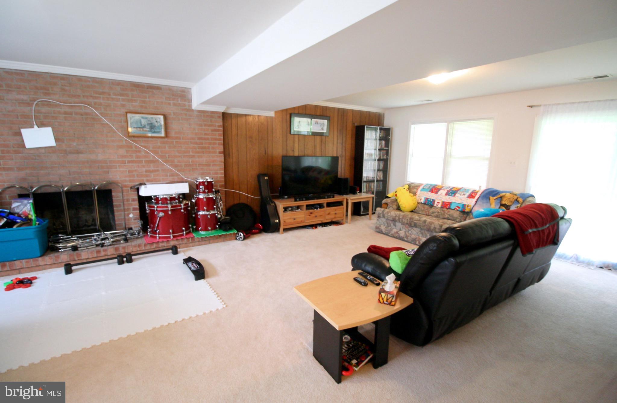 POWHATAN HILLS - Residential Lease