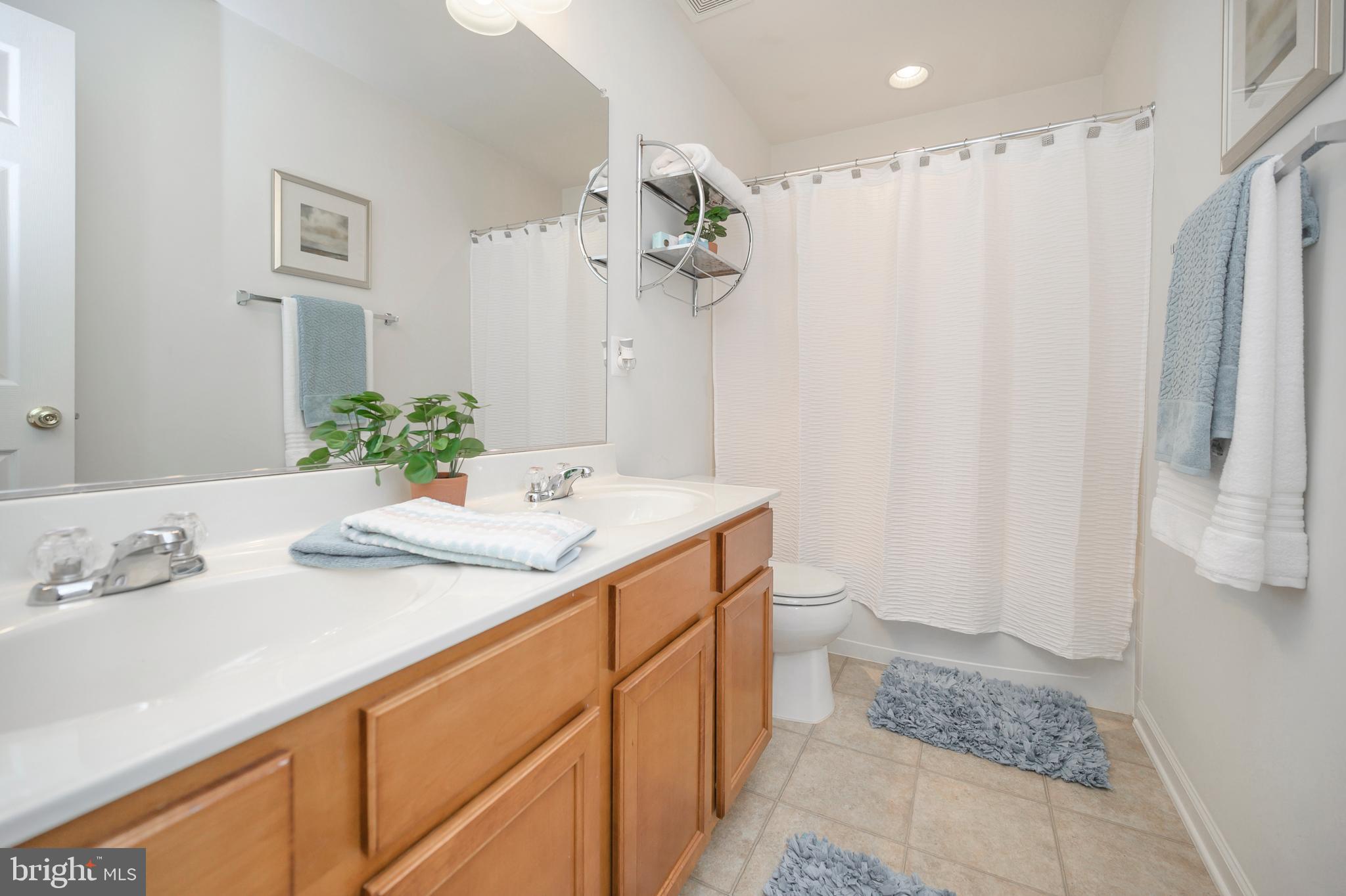 CARRIAGE HILL AT FALLS - Residential