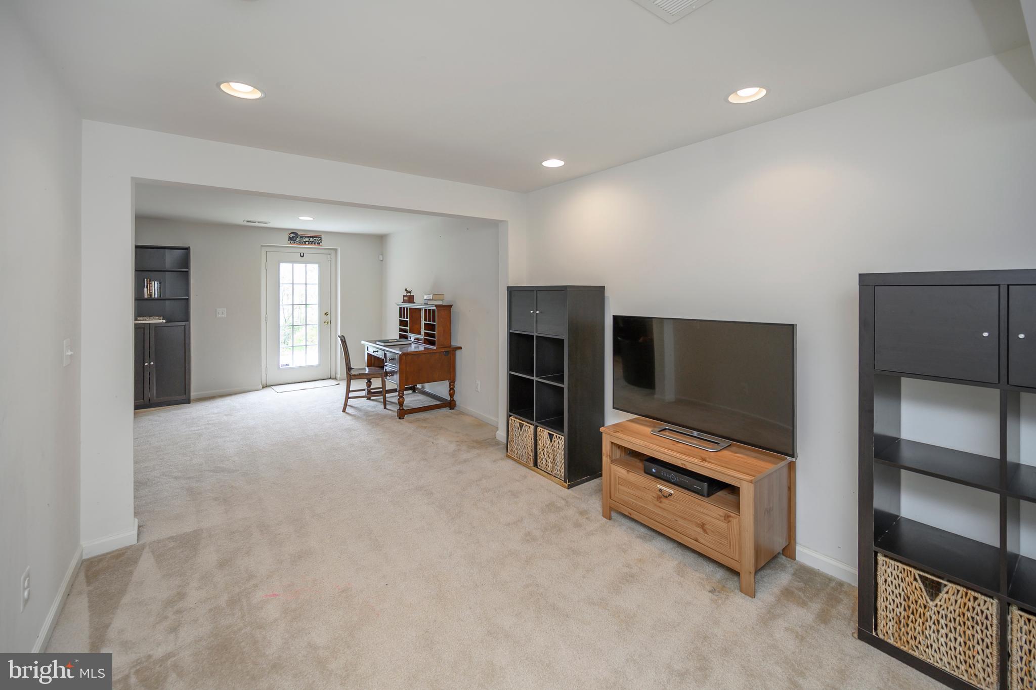 CARRIAGE HILL AT FALLS - Residential