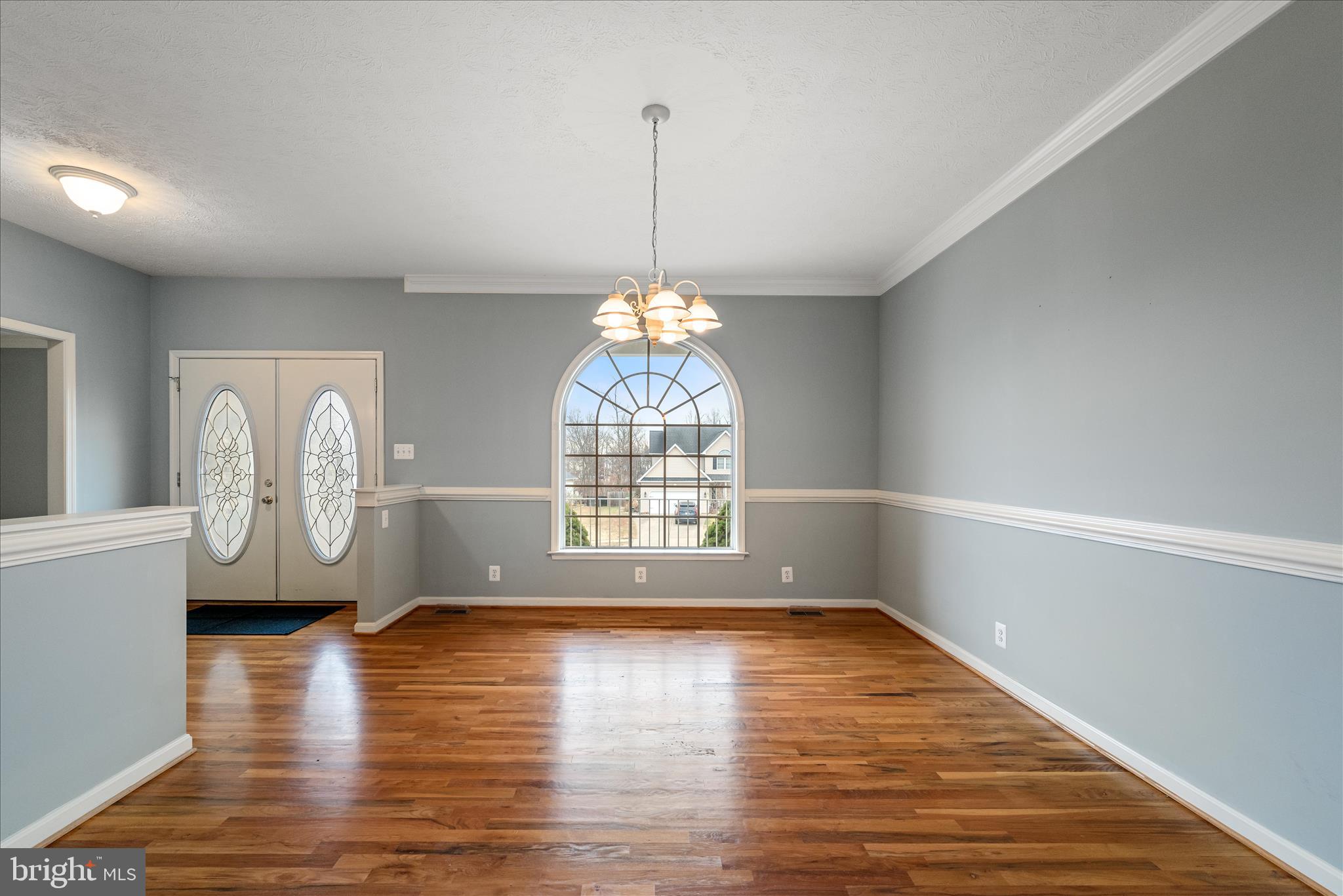 327 CLYDESDALE DRIVE