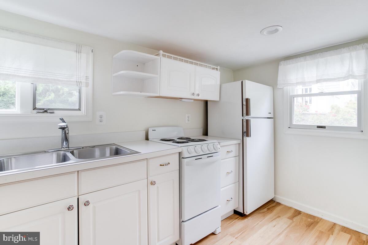 POPLAR RIDGE - Residential Lease