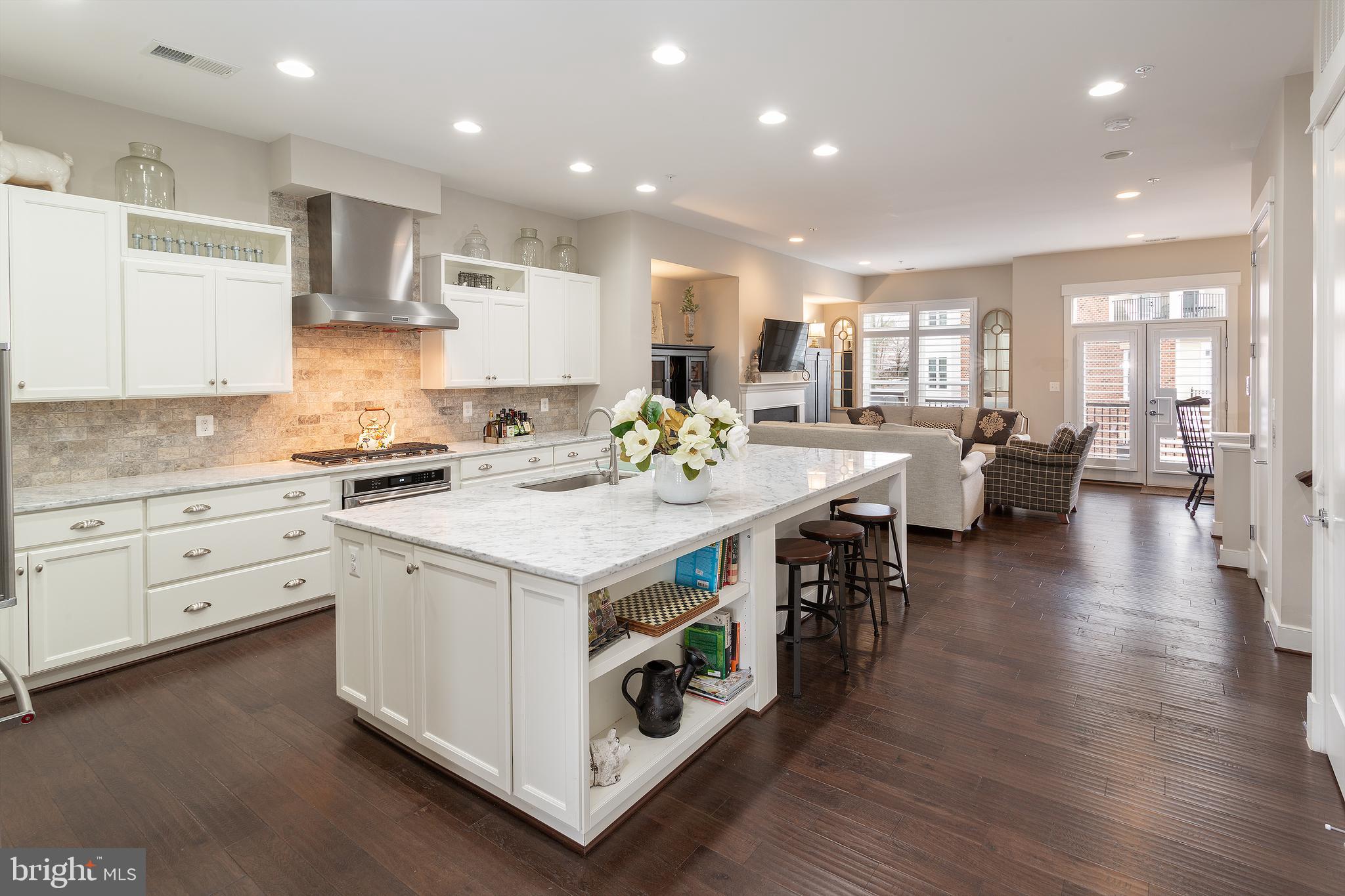 CRESCENT PLACE - Residential