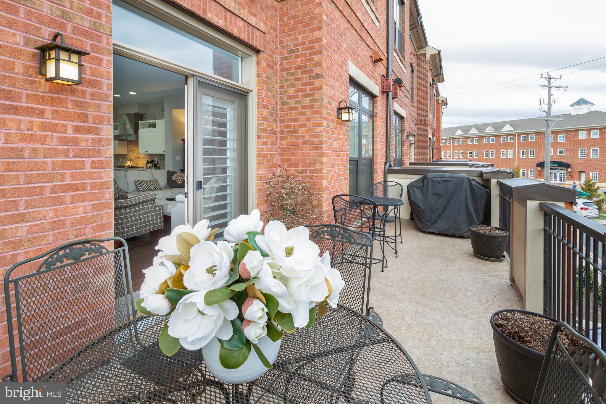 CRESCENT PLACE - Residential