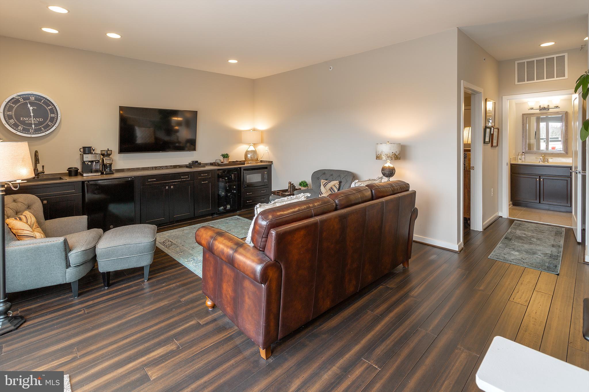 CRESCENT PLACE - Residential