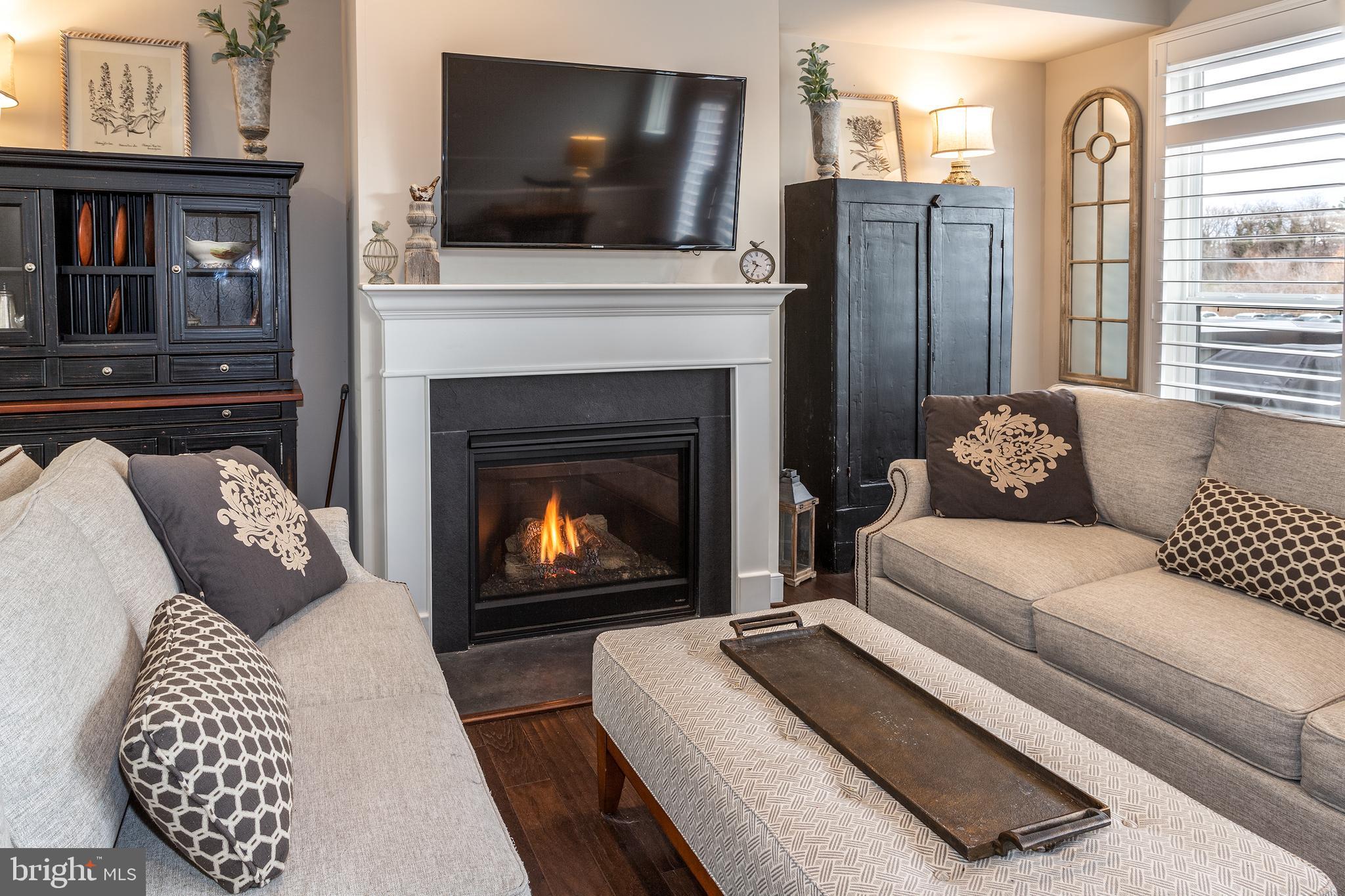 CRESCENT PLACE - Residential