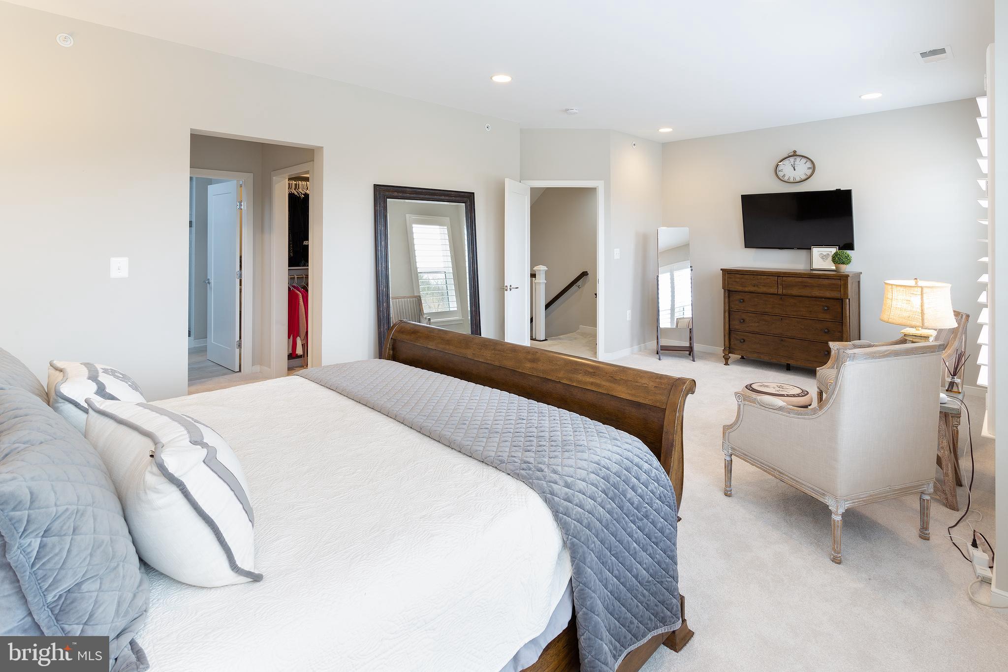 CRESCENT PLACE - Residential