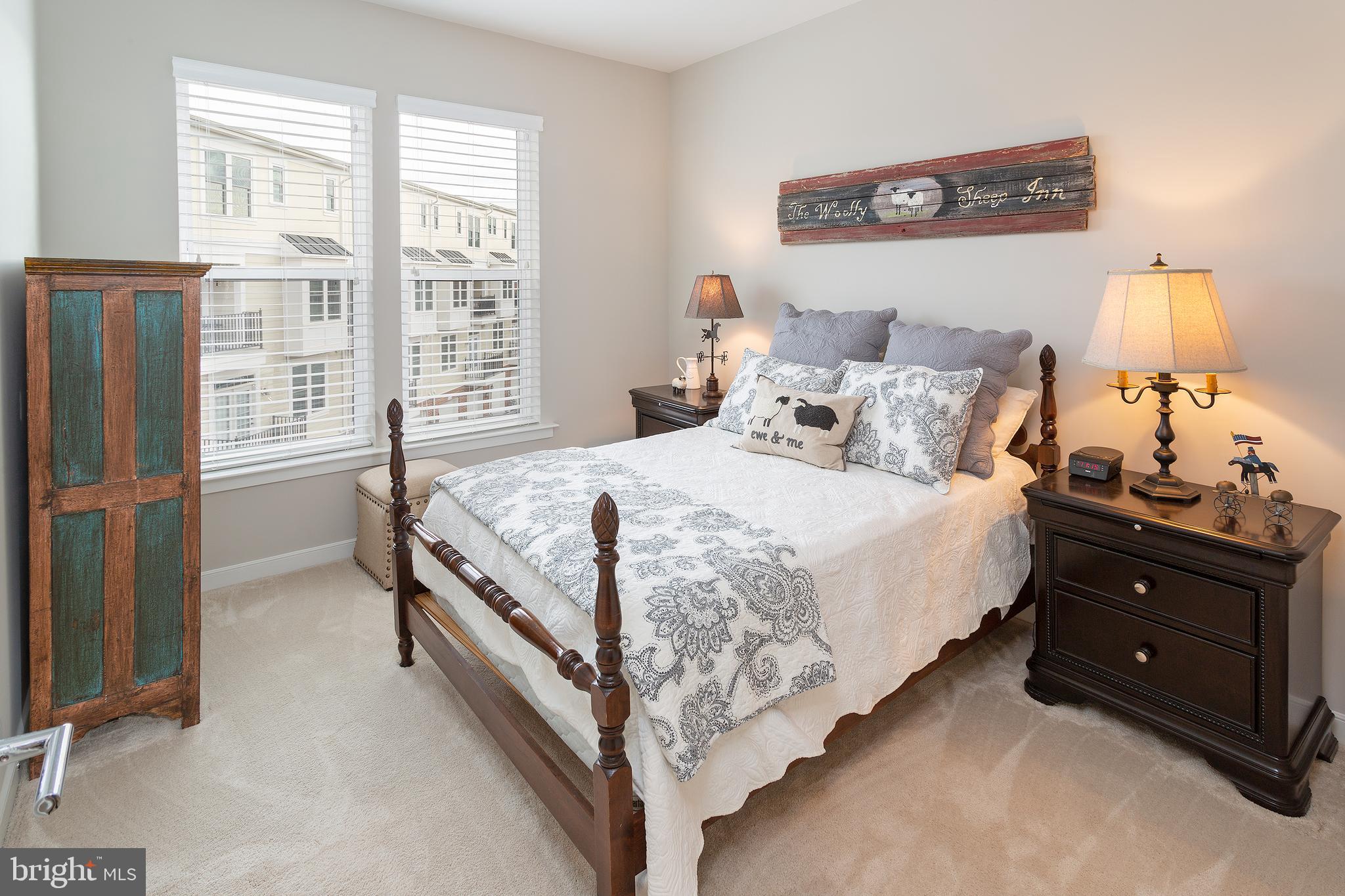 CRESCENT PLACE - Residential