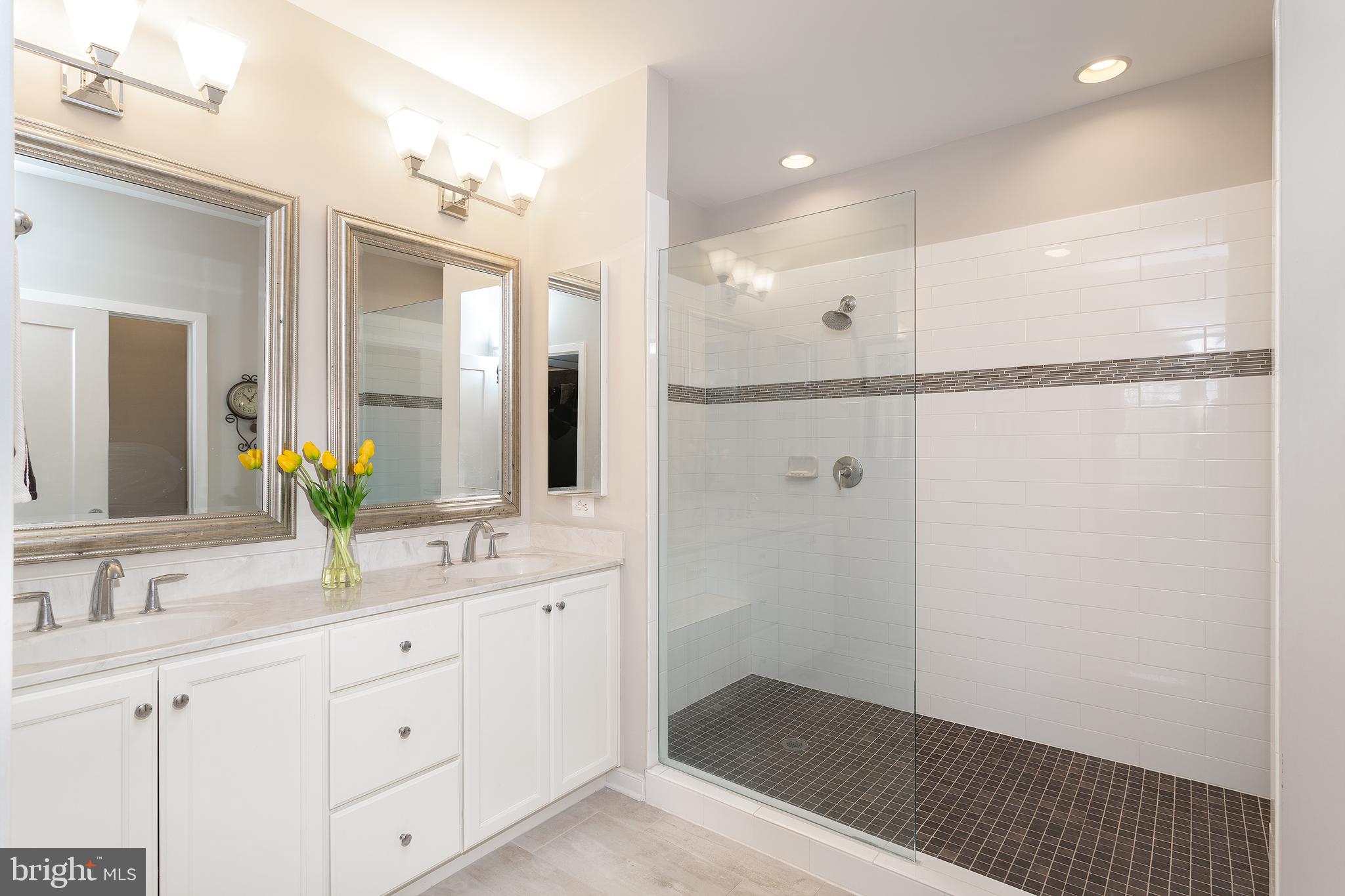 CRESCENT PLACE - Residential