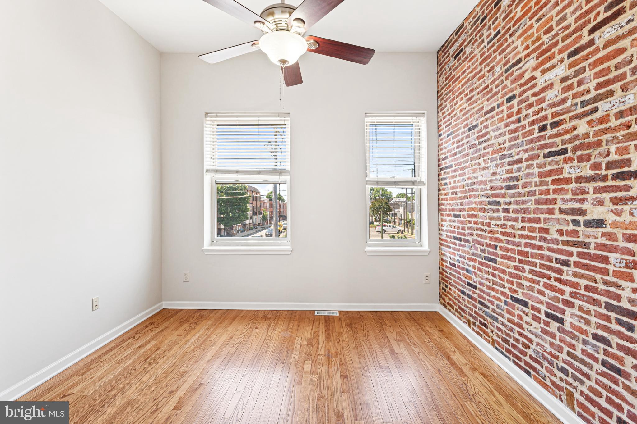 LOCUST POINT - Residential