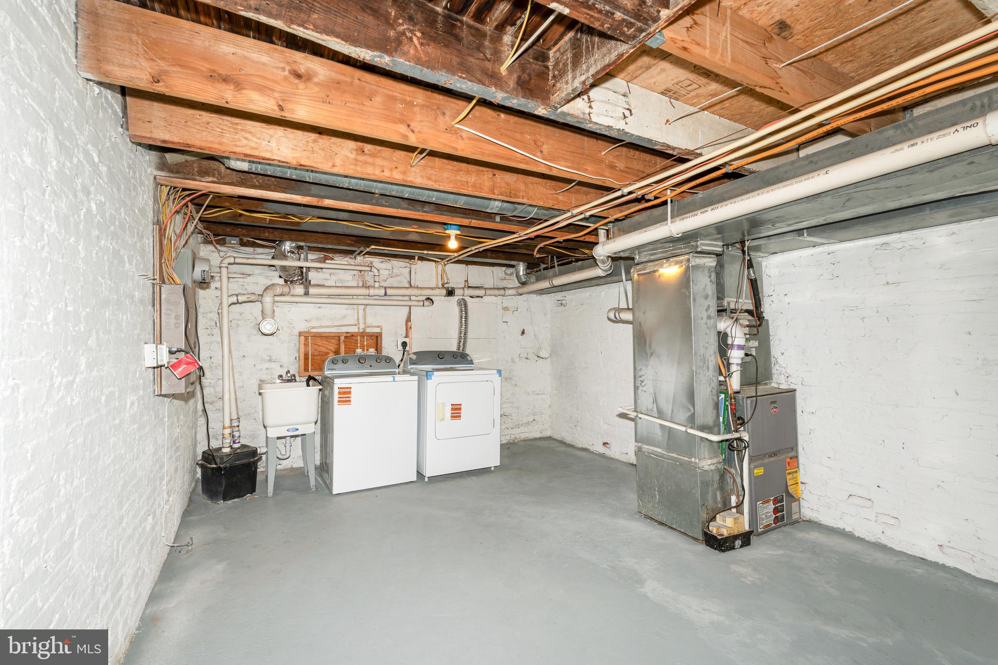 LOCUST POINT - Residential