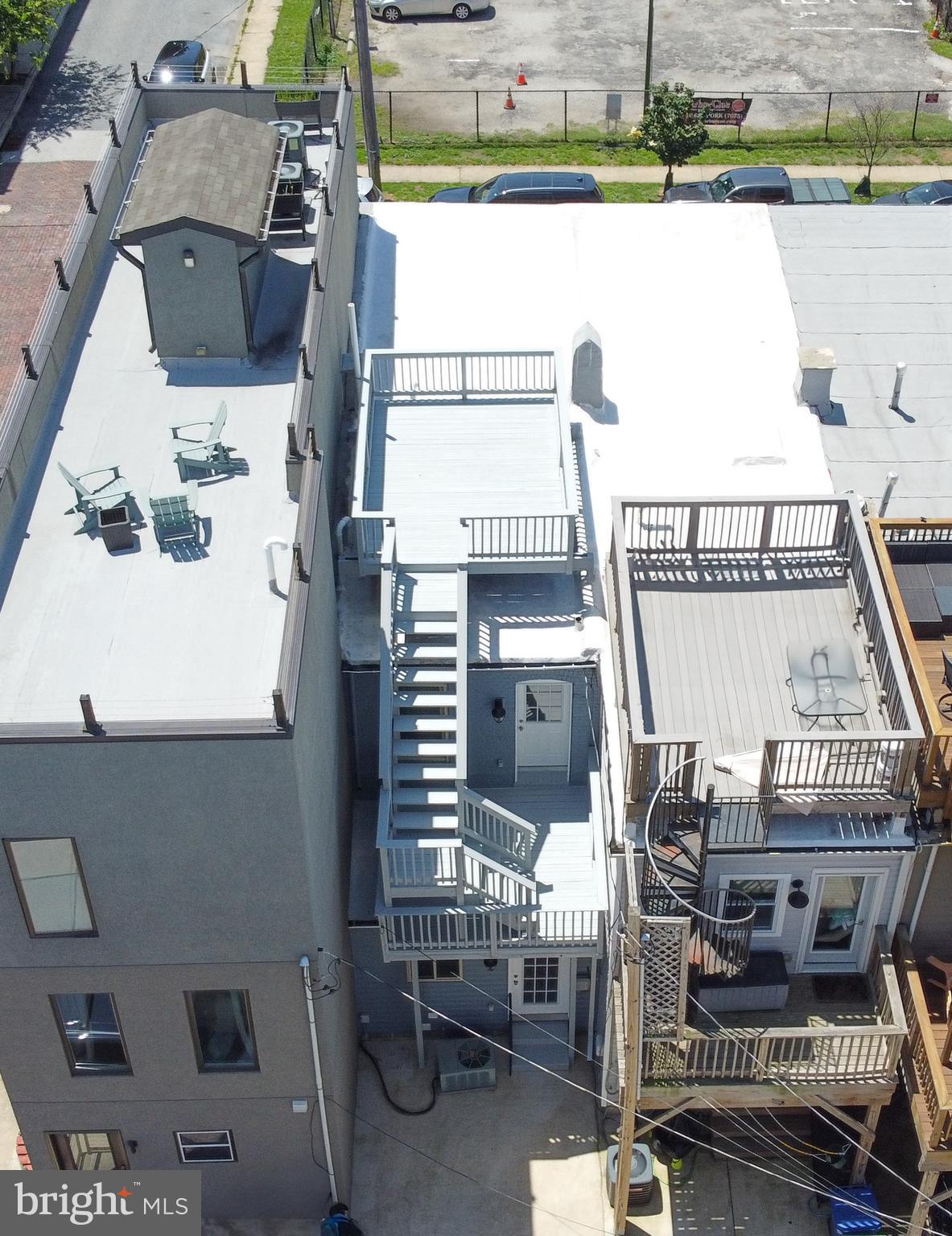 LOCUST POINT - Residential