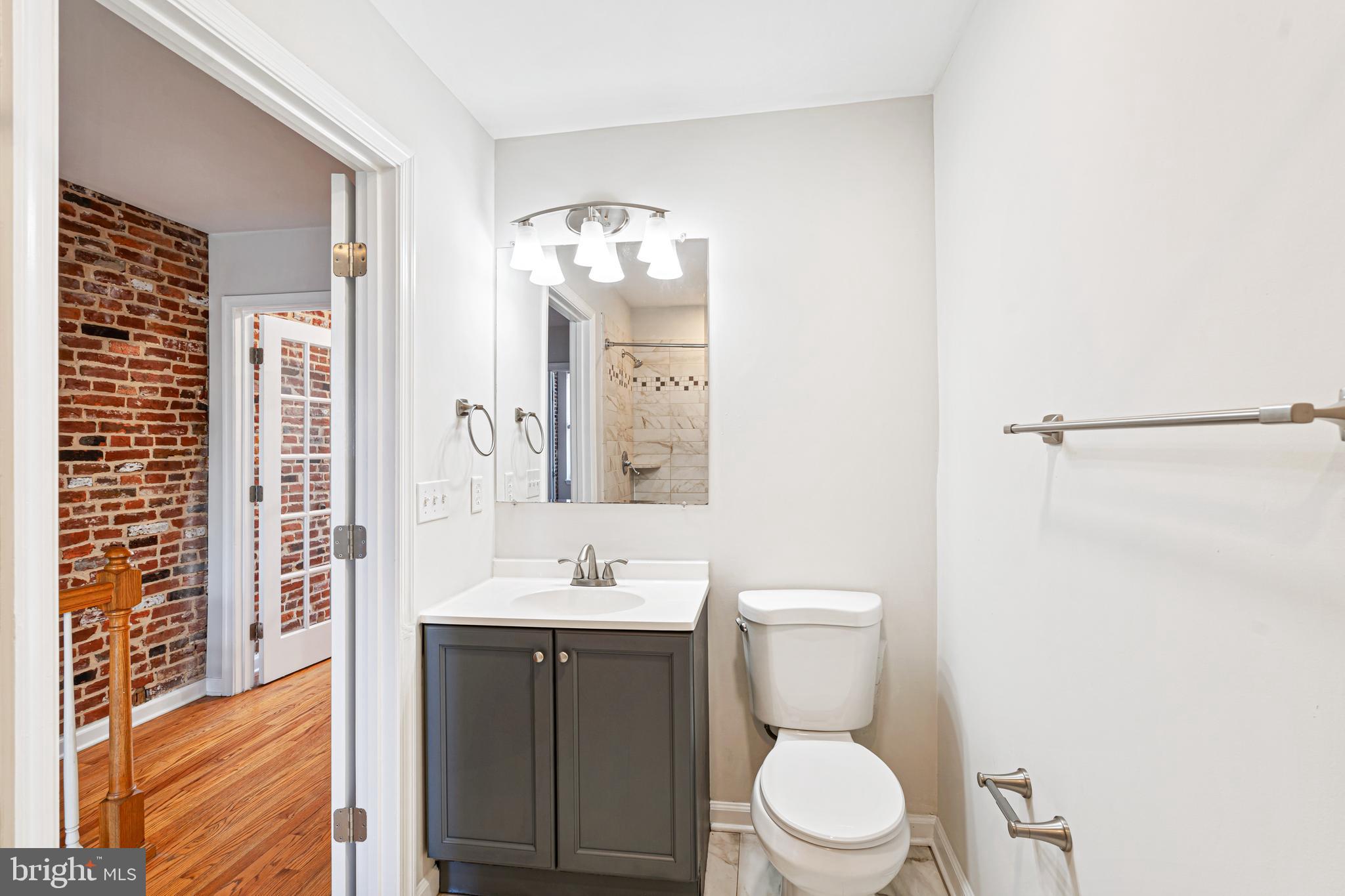 LOCUST POINT - Residential