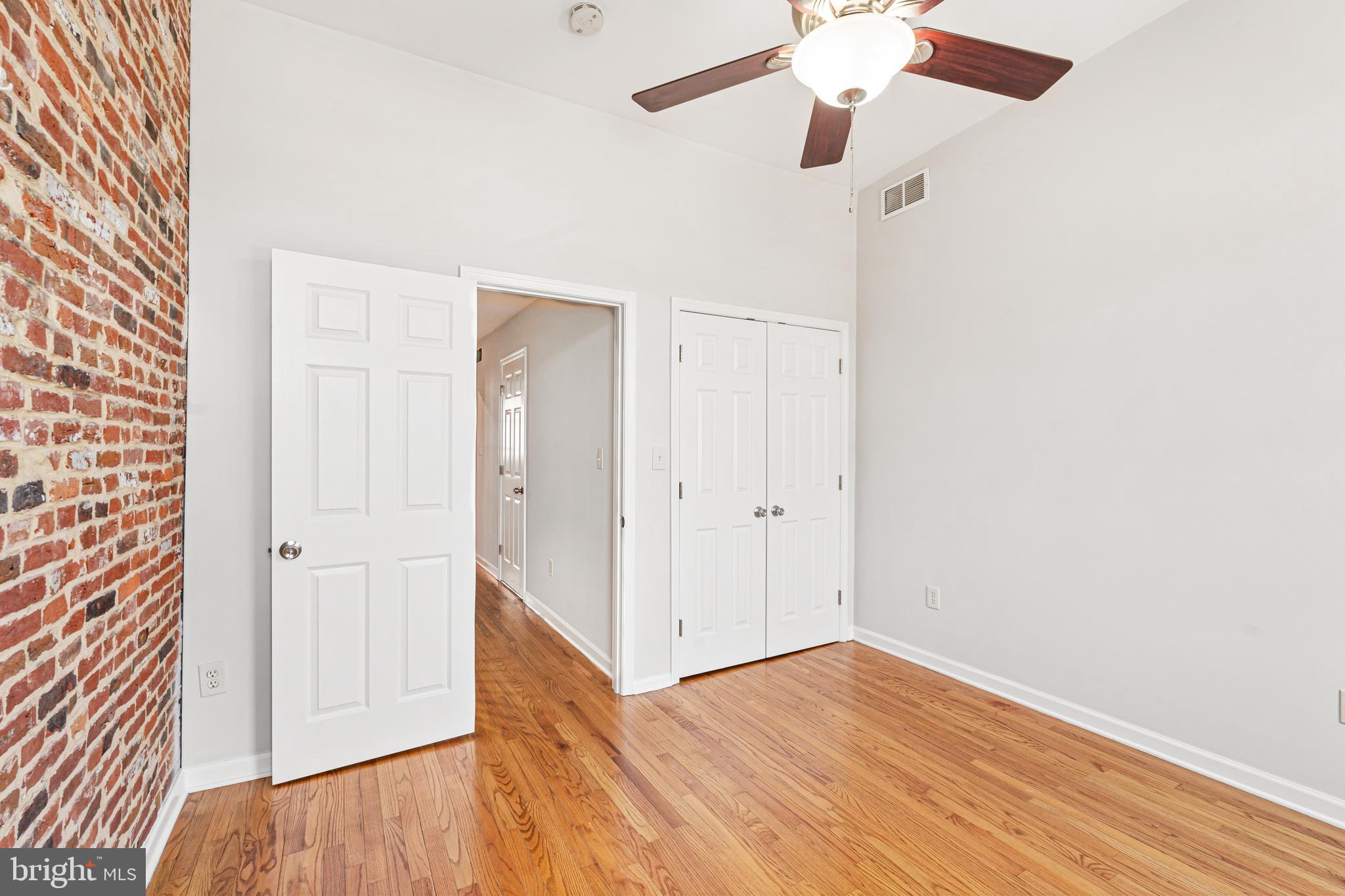 LOCUST POINT - Residential