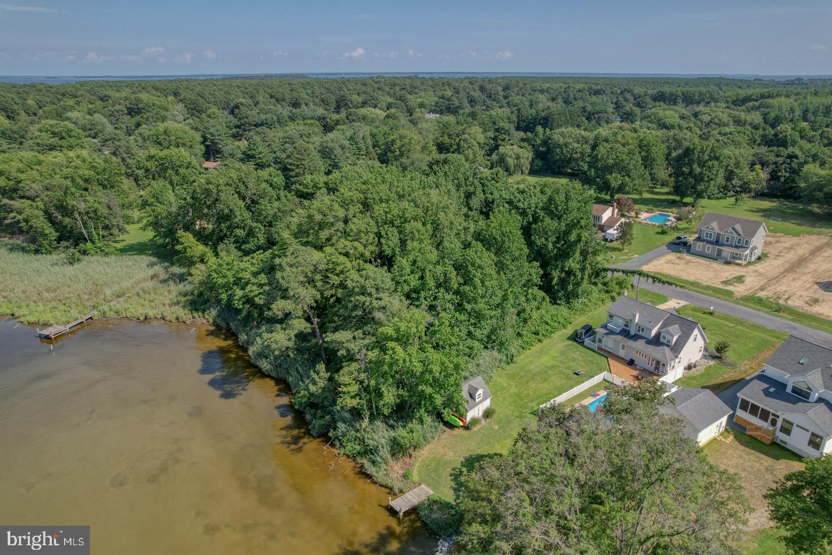 114 N LAKE DRIVE