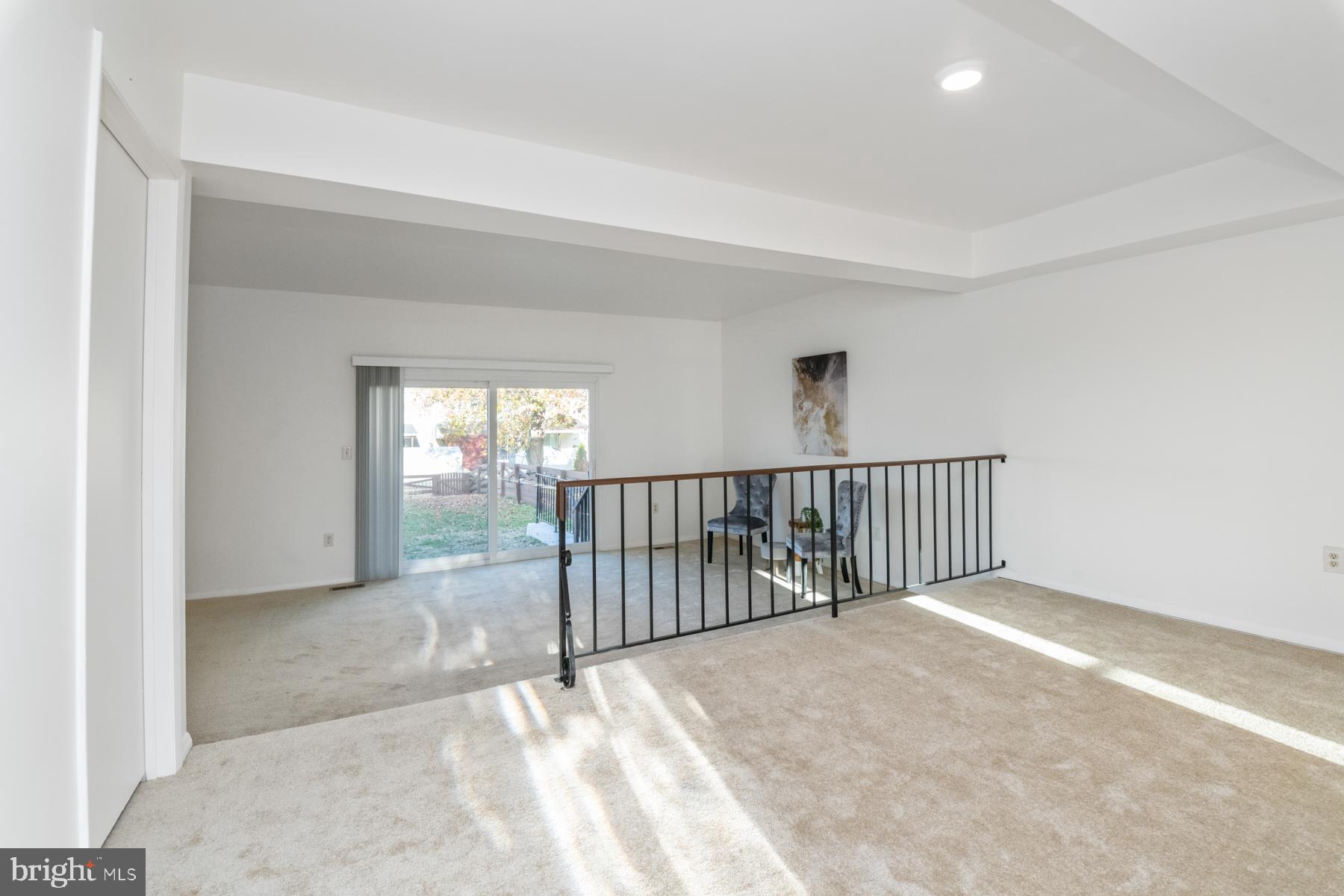 SEVEN COURTS - Residential