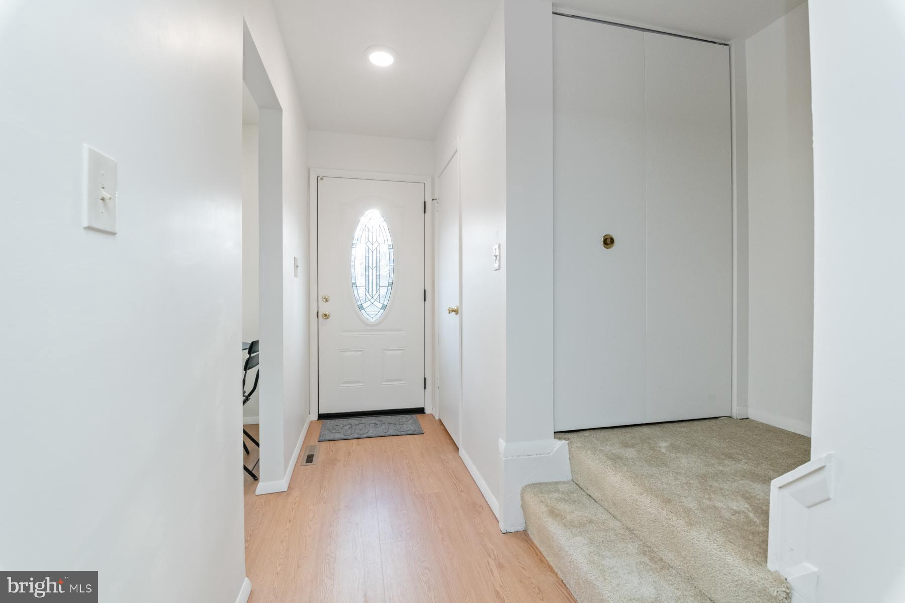 SEVEN COURTS - Residential