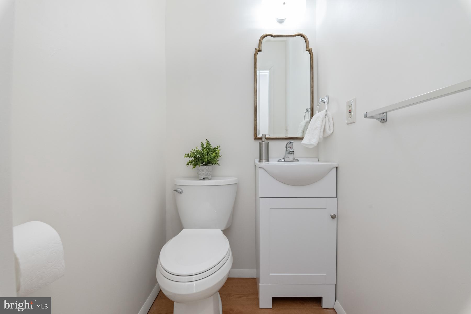 SEVEN COURTS - Residential