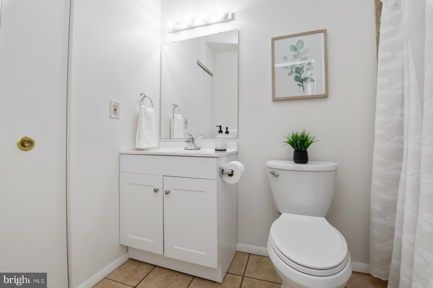 SEVEN COURTS - Residential