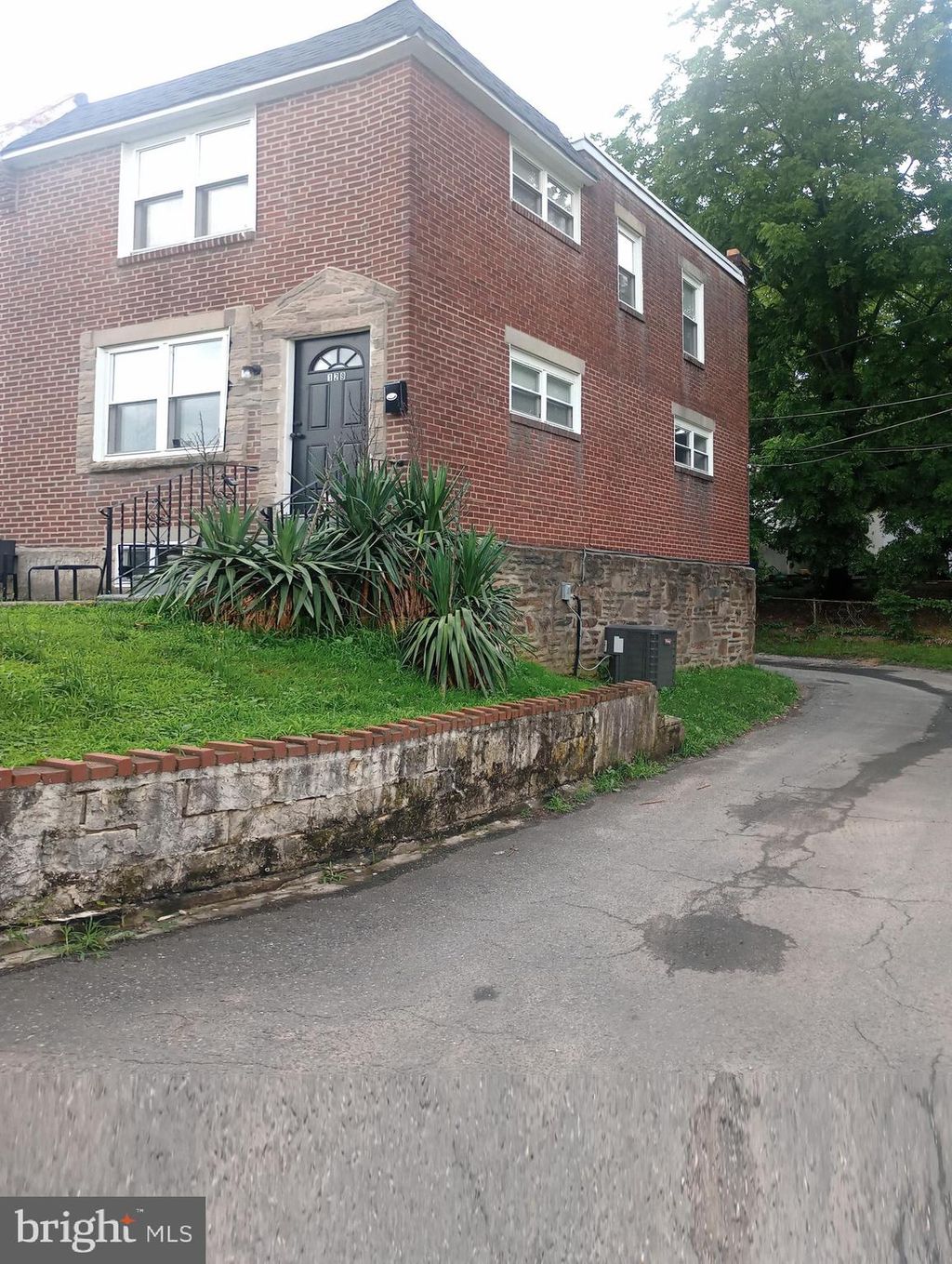 Photo of 129 Branford Road, DARBY, PA 19023 (MLS # PADE2102138)