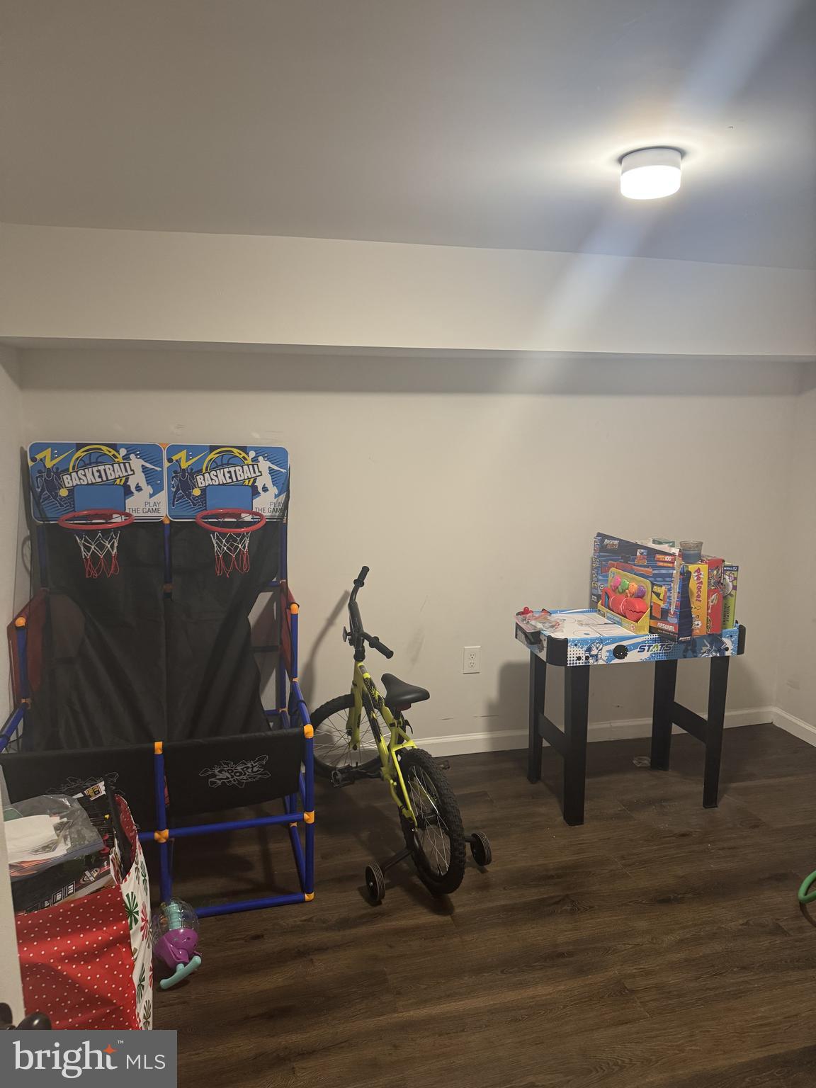 MEADOWBROOK - Residential