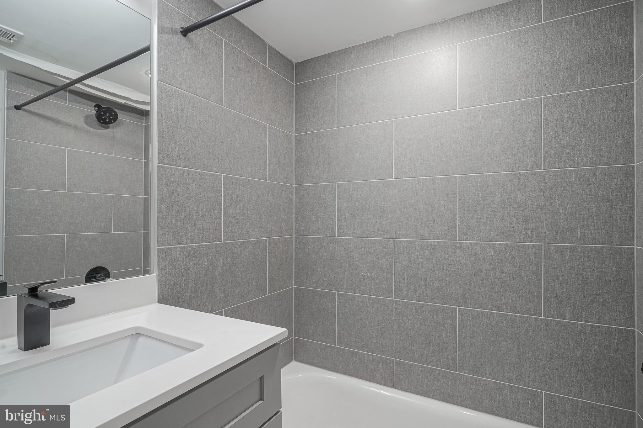 FRANCISVILLE - Residential Lease