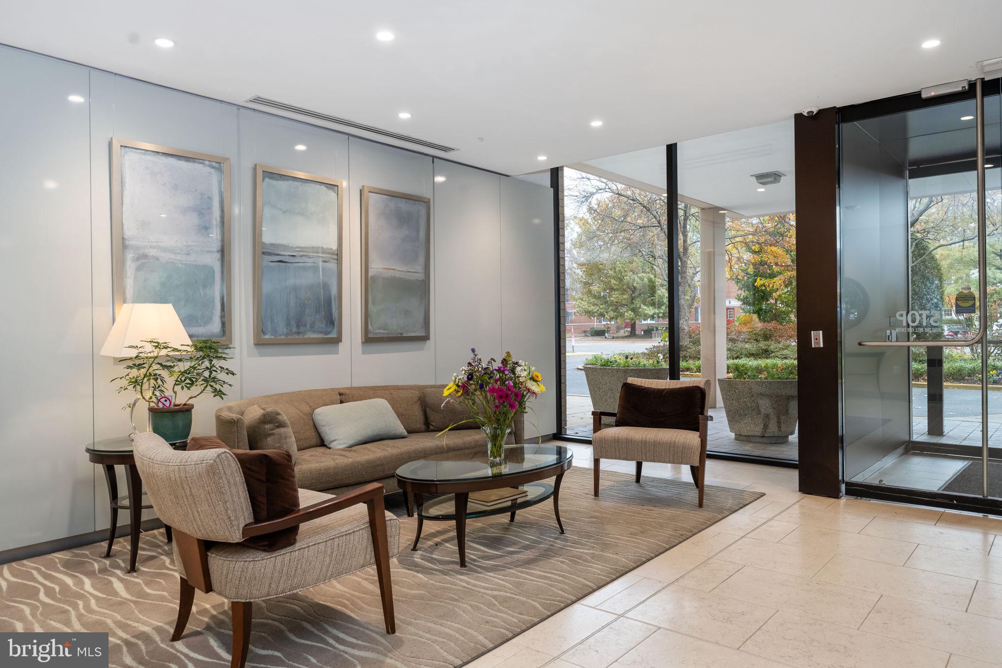 HYDE PARK - Residential