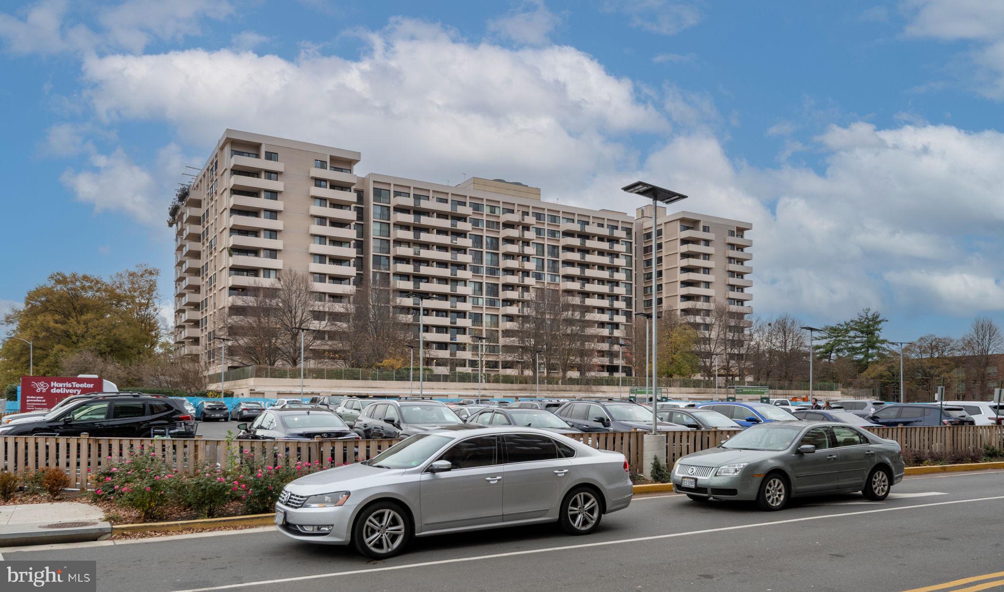 HYDE PARK - Residential