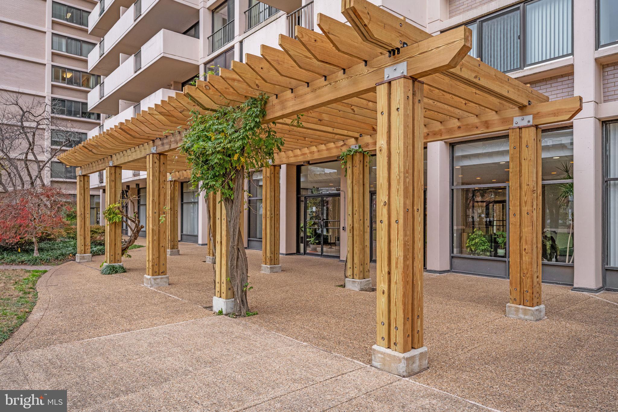 HYDE PARK - Residential