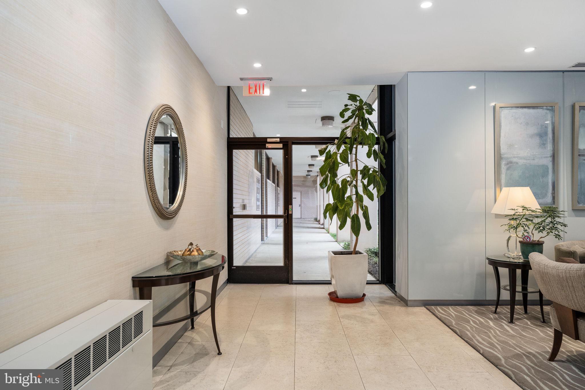 HYDE PARK - Residential