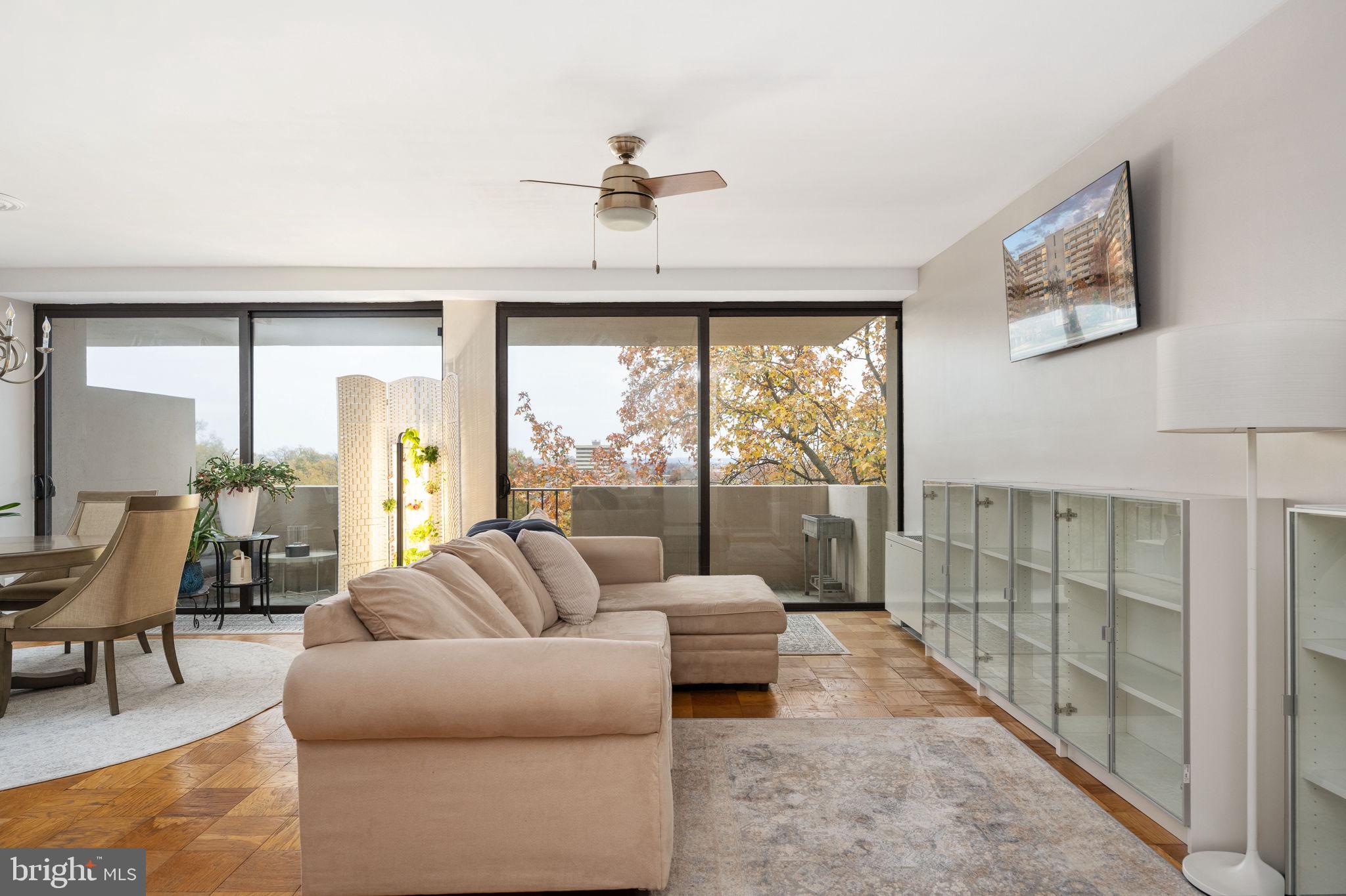 HYDE PARK - Residential