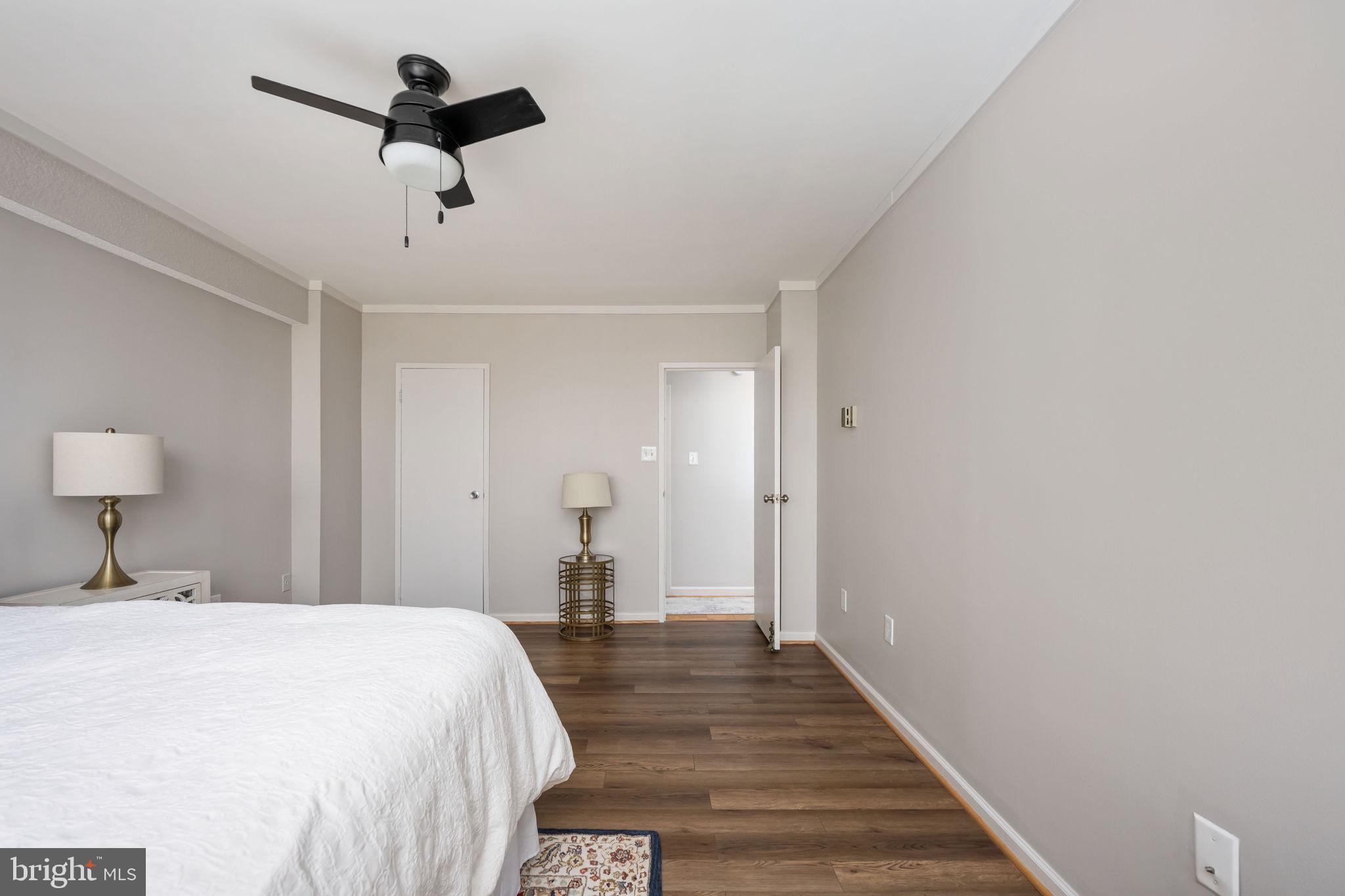 HYDE PARK - Residential