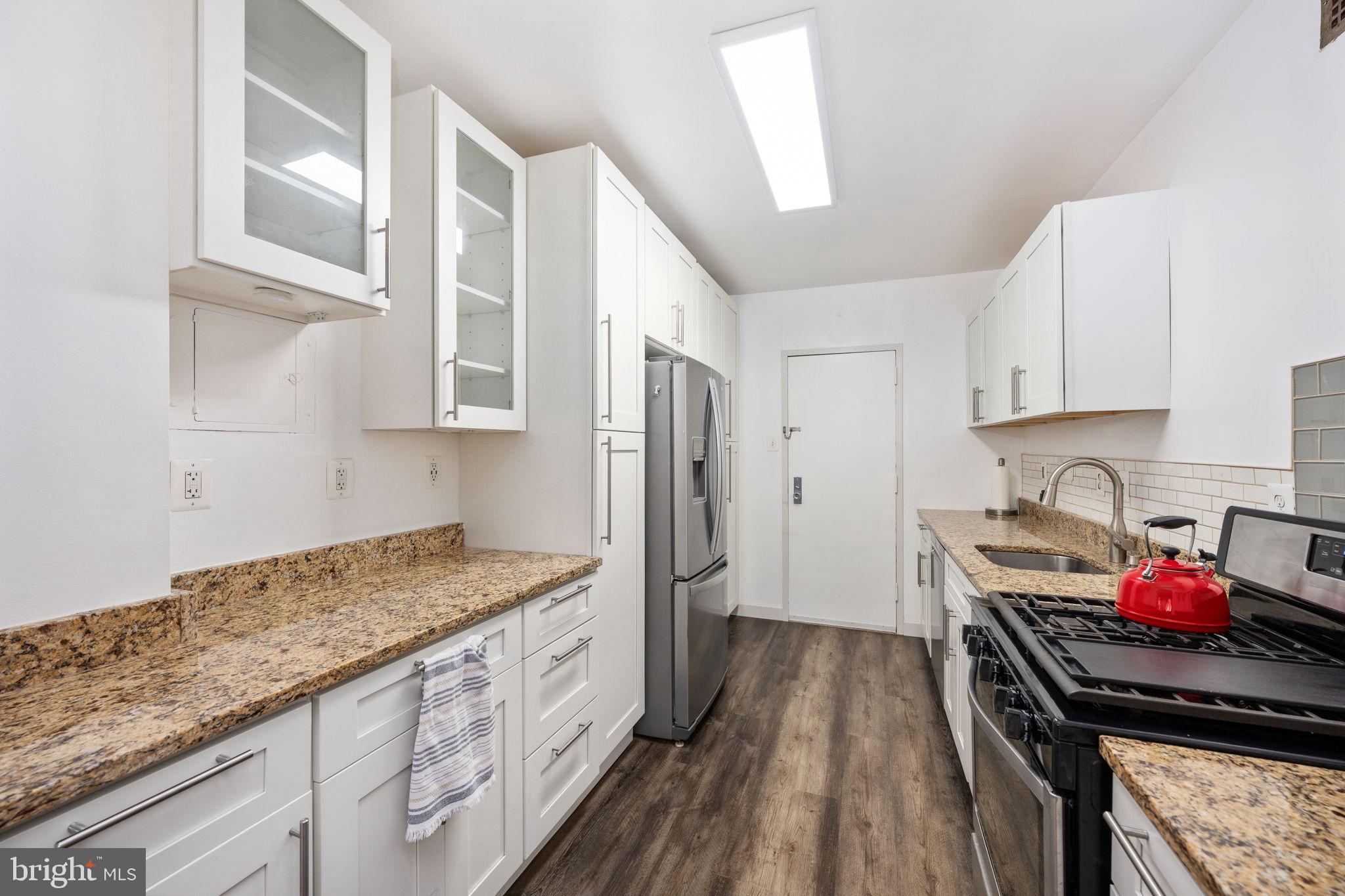 HYDE PARK - Residential