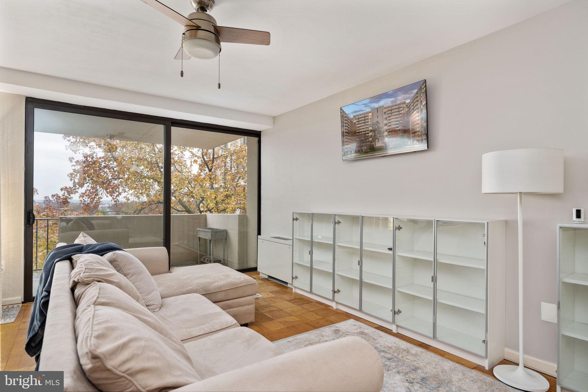 HYDE PARK - Residential