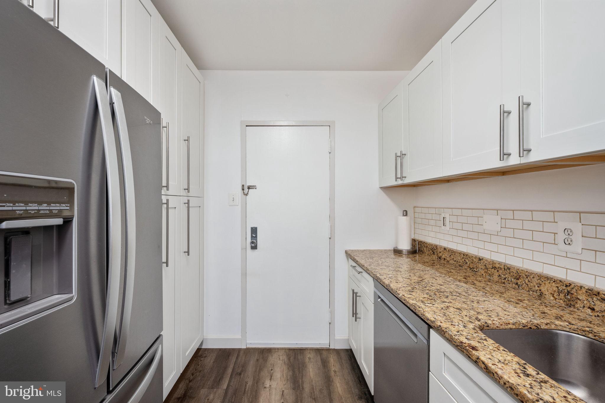 HYDE PARK - Residential