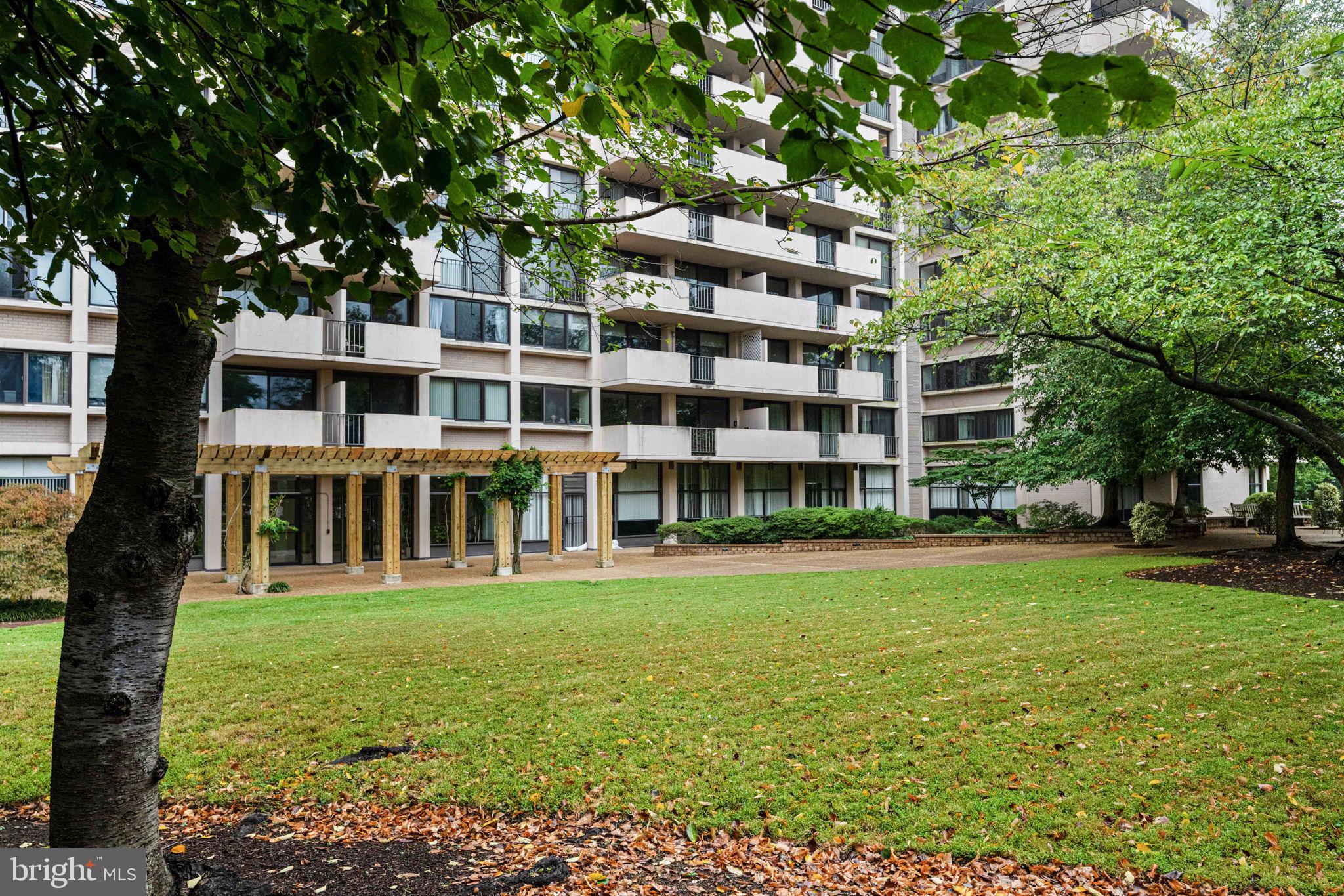 HYDE PARK - Residential