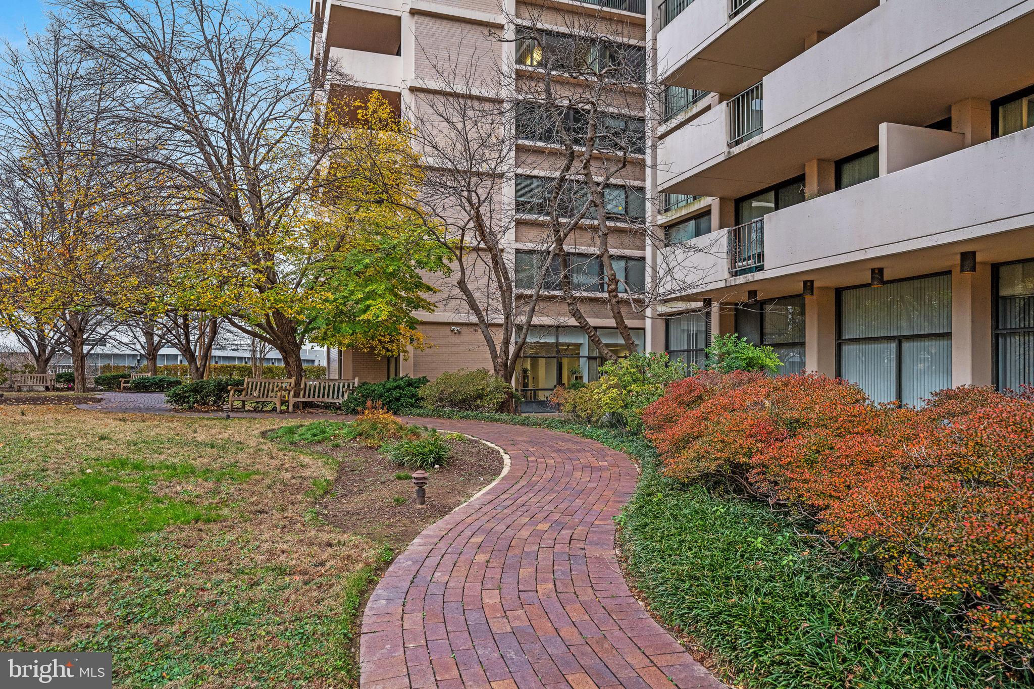 HYDE PARK - Residential