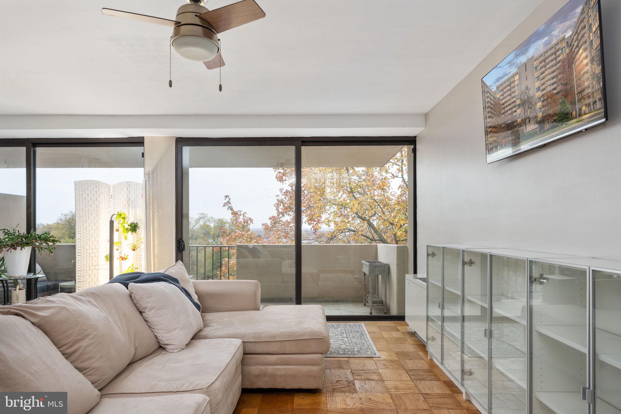 HYDE PARK - Residential