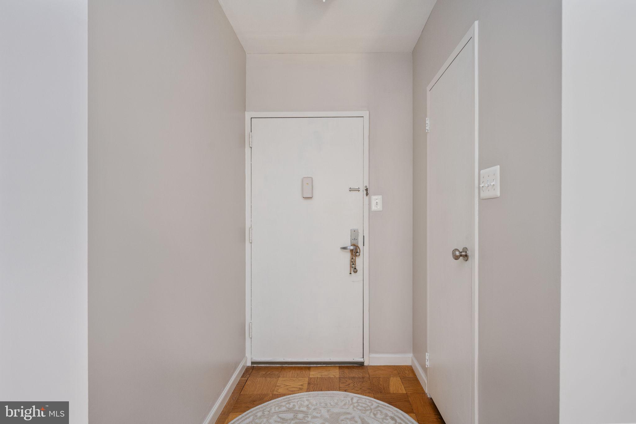 HYDE PARK - Residential