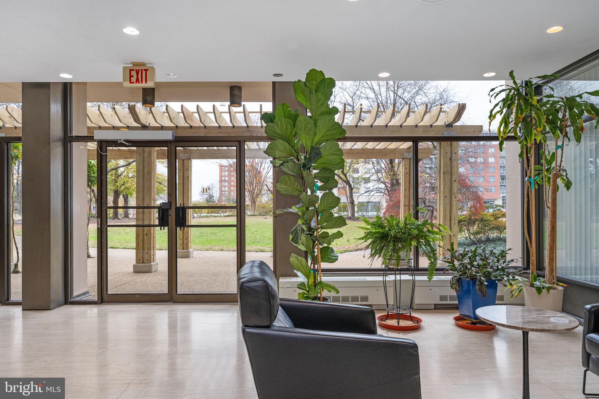 HYDE PARK - Residential