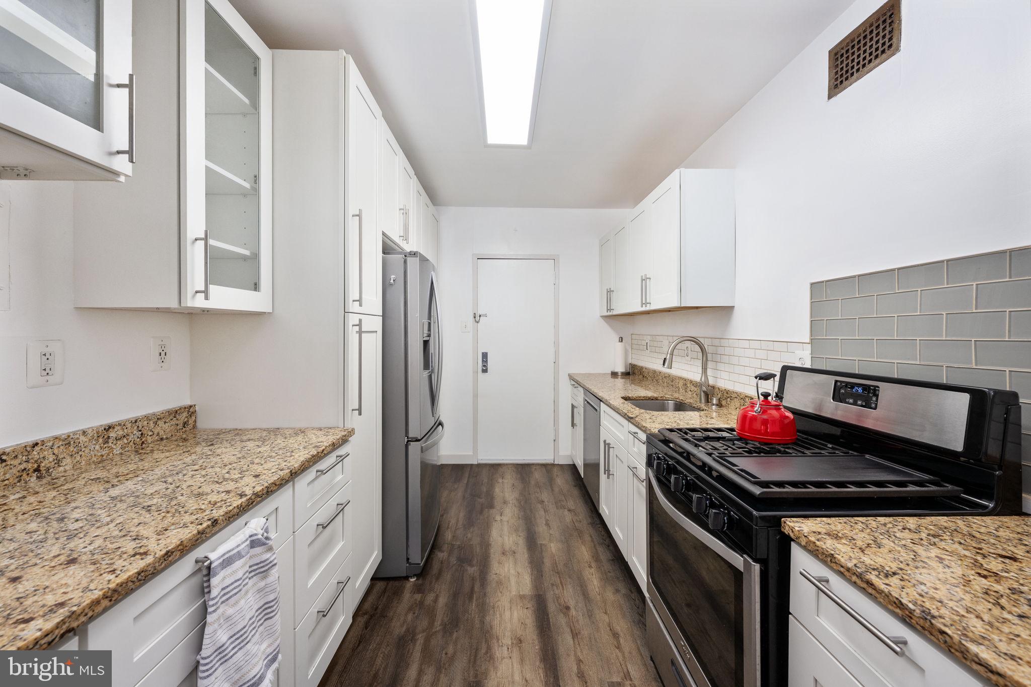 HYDE PARK - Residential