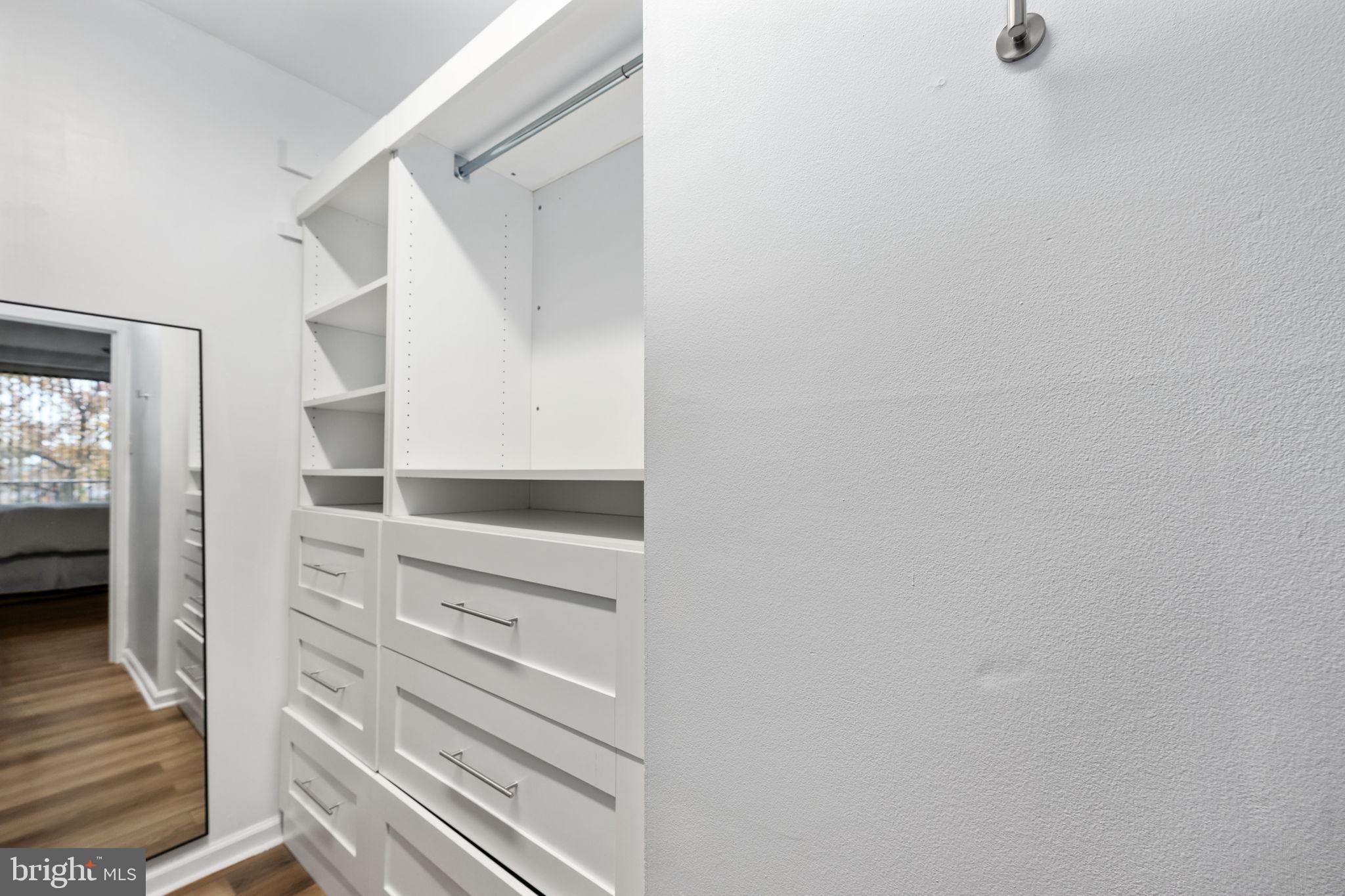 HYDE PARK - Residential