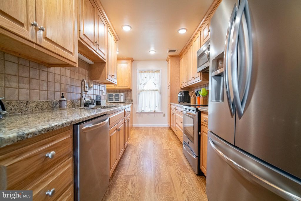 Photo of 250 Huntington Drive, MOUNTVILLE, PA 17554 (MLS # PALA2084046)