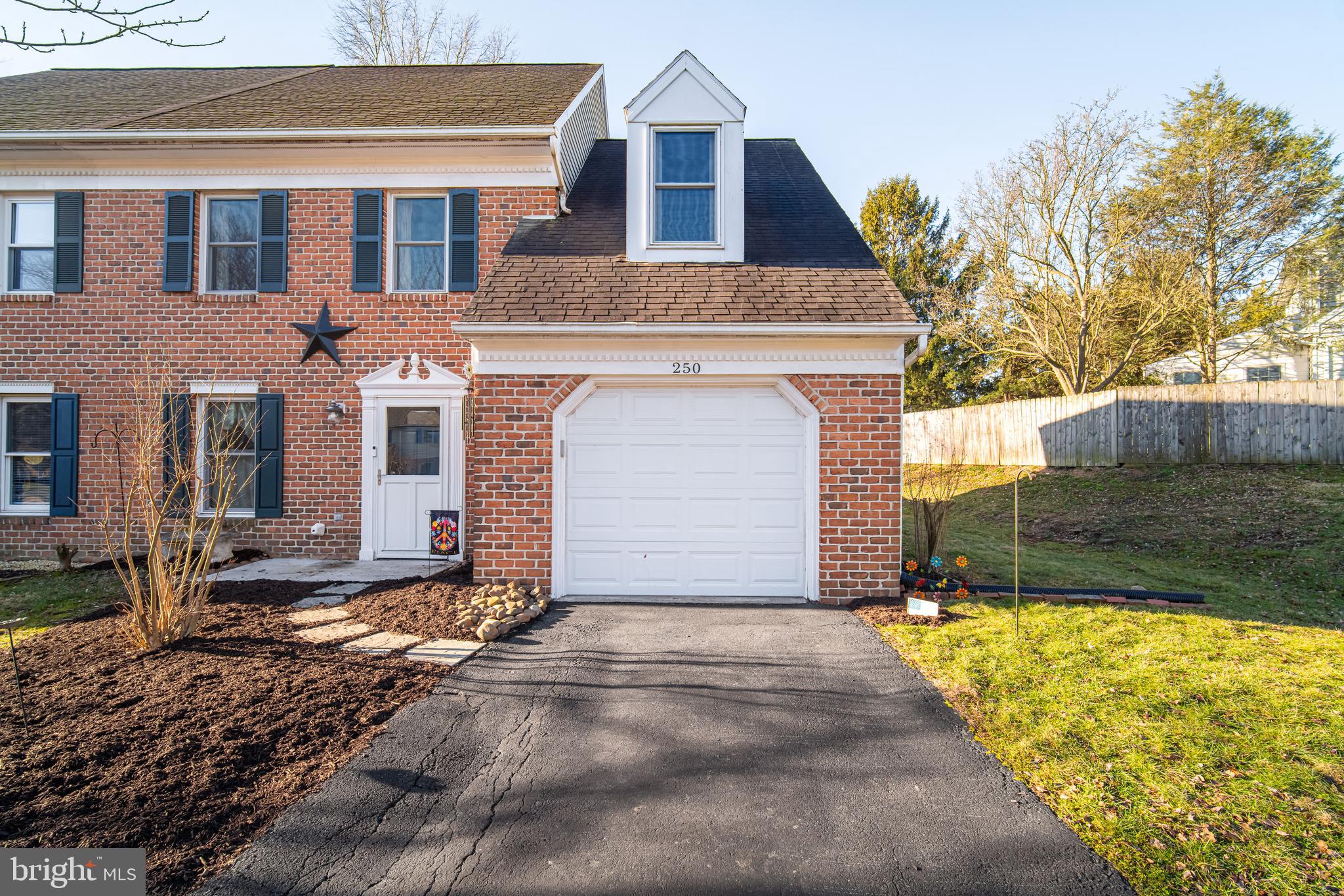 SUMMIT HILLS - Residential