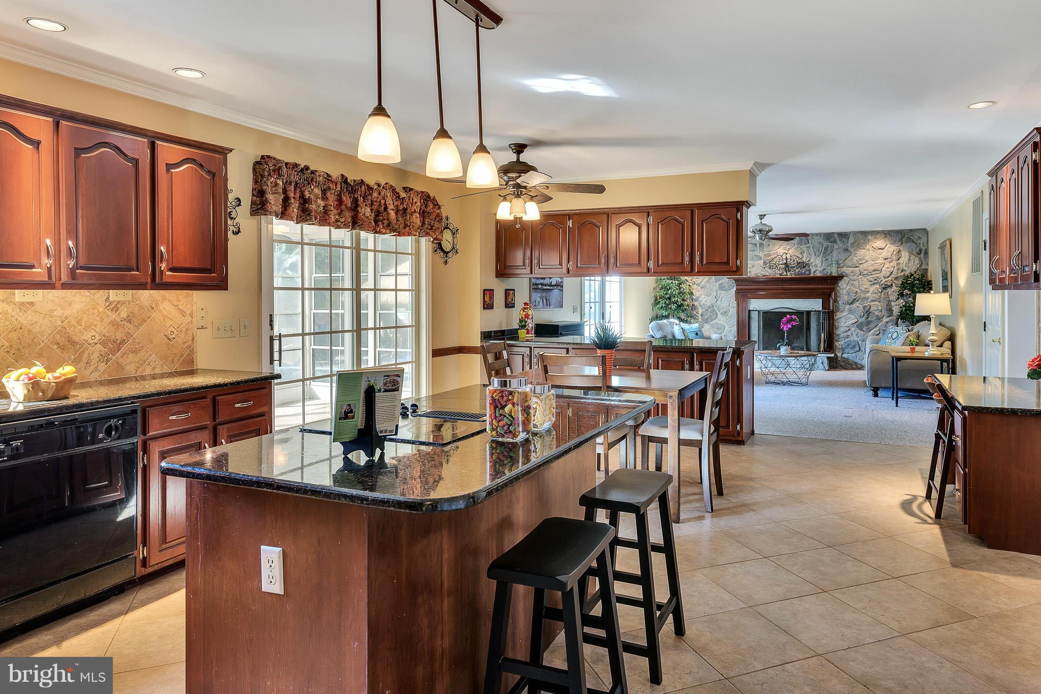 HUNTERS CROSSING - Residential